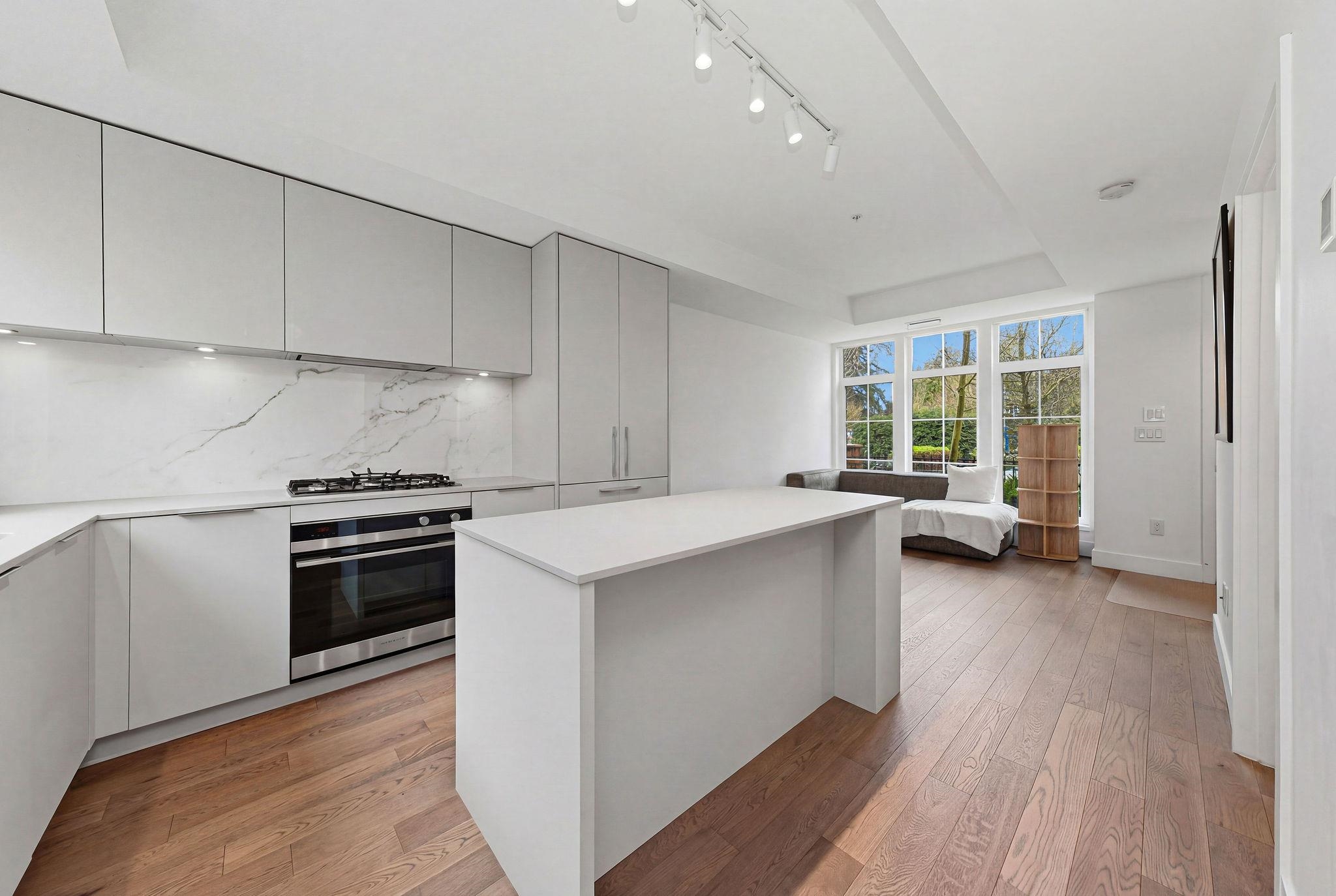 119 2070 CURLING ROAD, R3107343, BC,