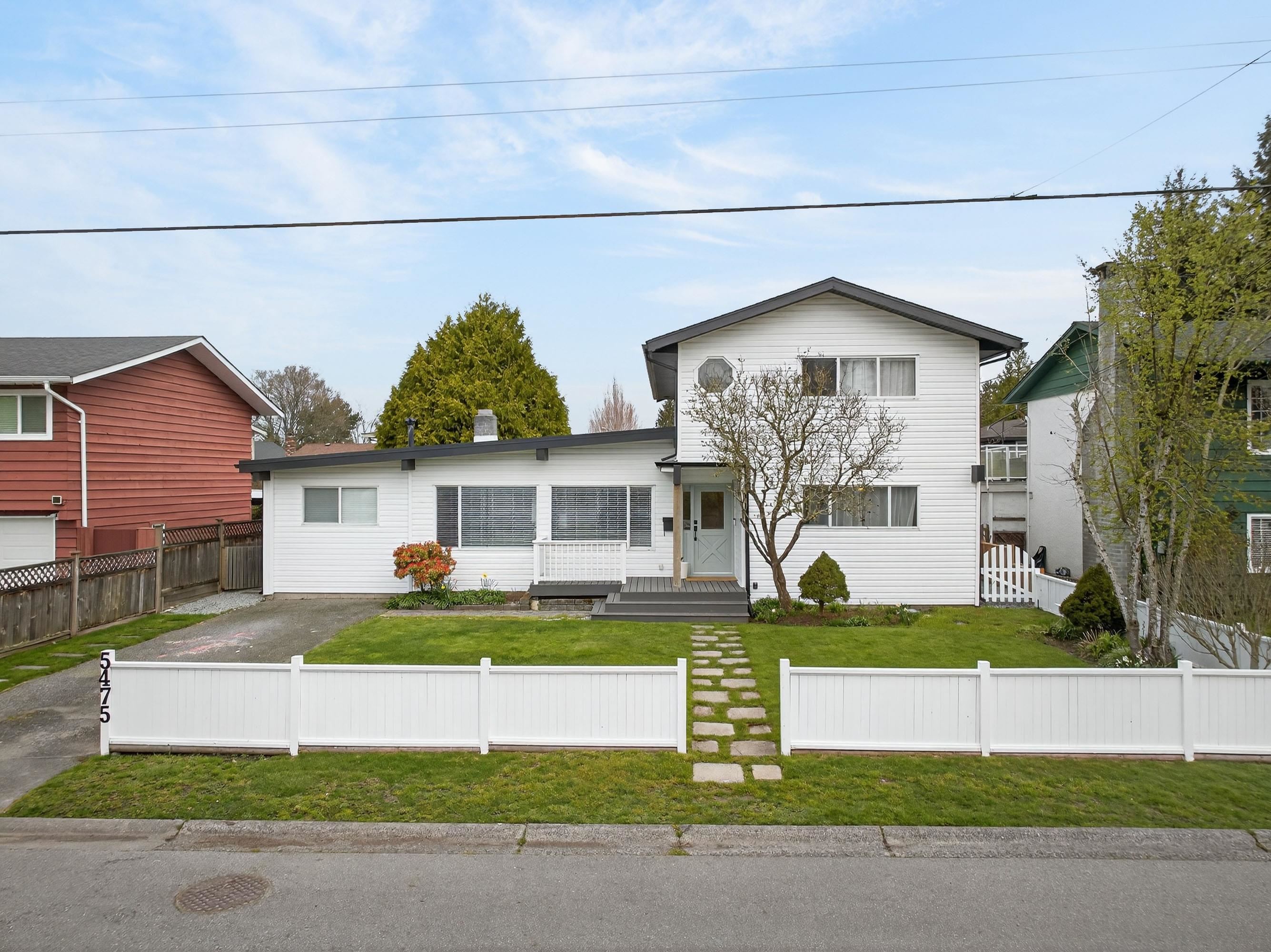 MLS® listing #R3107463 for sale located at 5475 45 AVENUE, Delta BC V4K 1L3