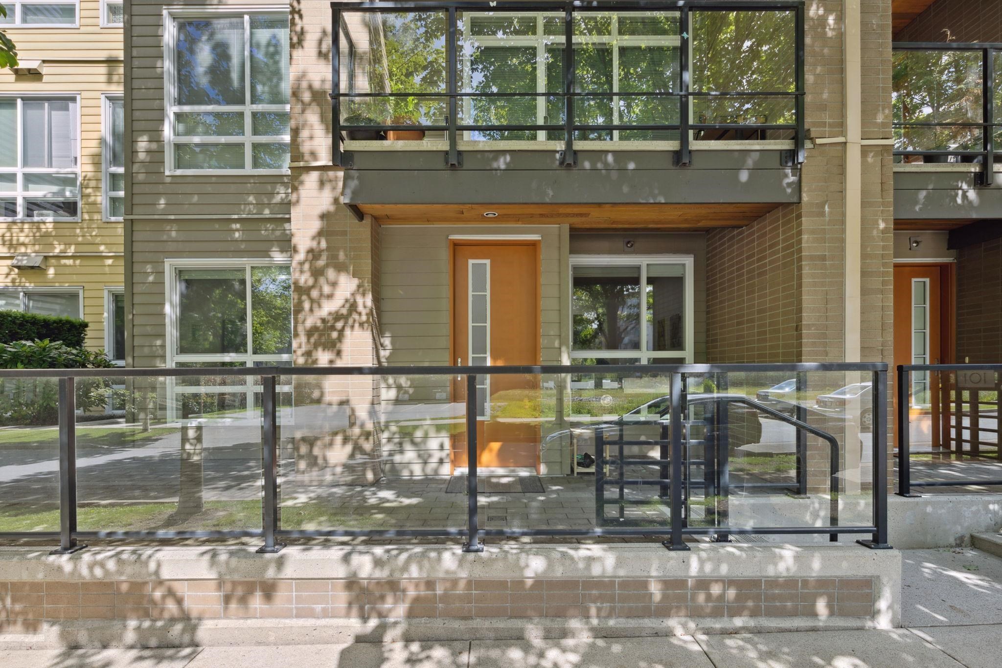 102 6033 GRAY AVENUE, R3107495, BC,