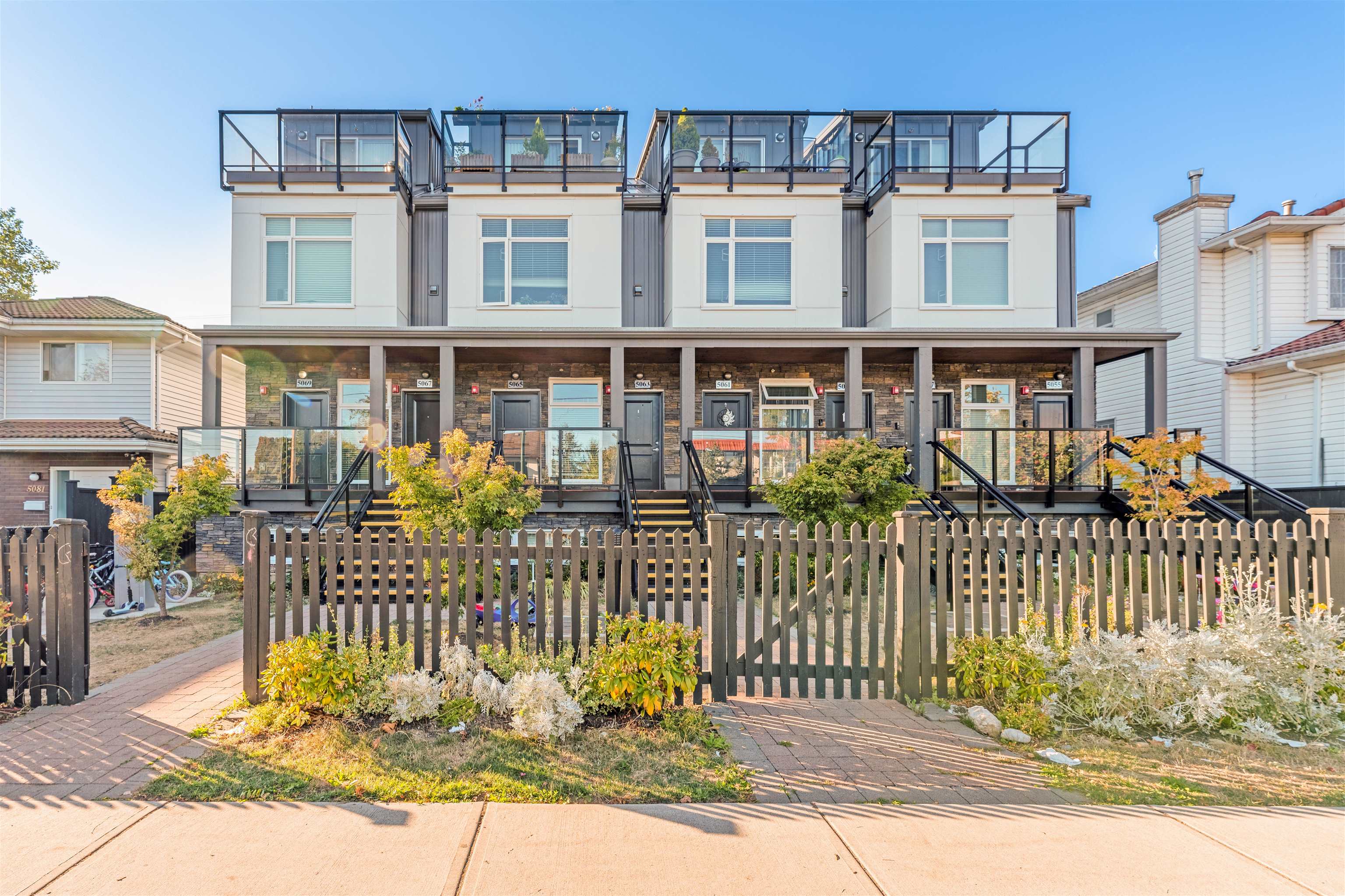 5069 EARLES STREET, Vancouver BC V5R 3R8, R3107602, BC,