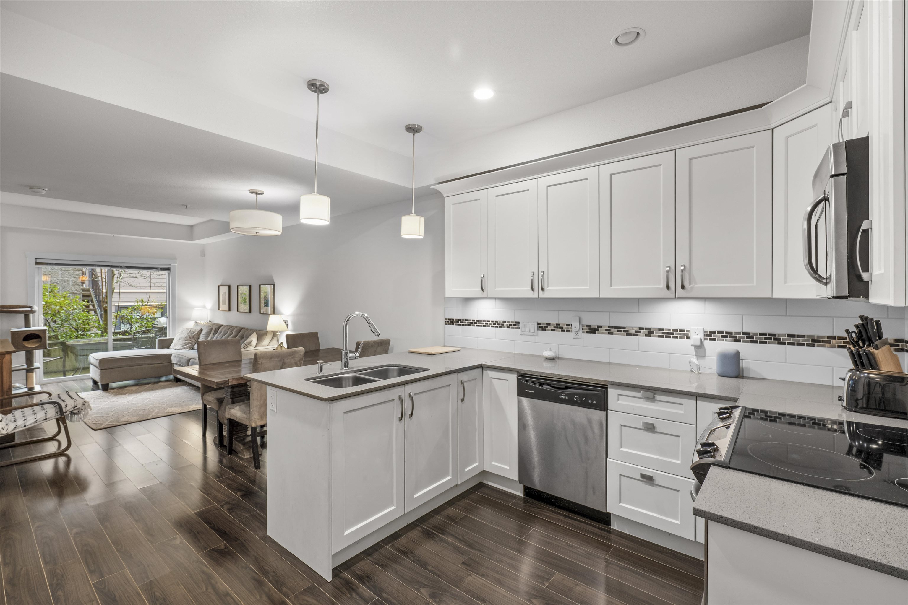 115 828 ROYAL AVENUE, R3107606, BC,