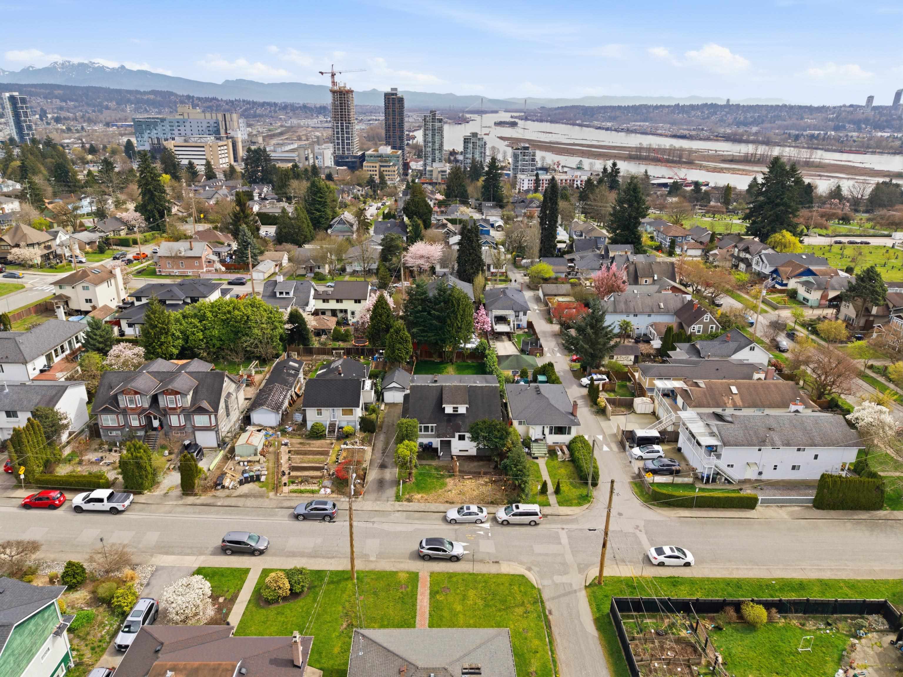 220 DEVOY STREET, New Westminster BC V3L 4E7, R3107616, BC,