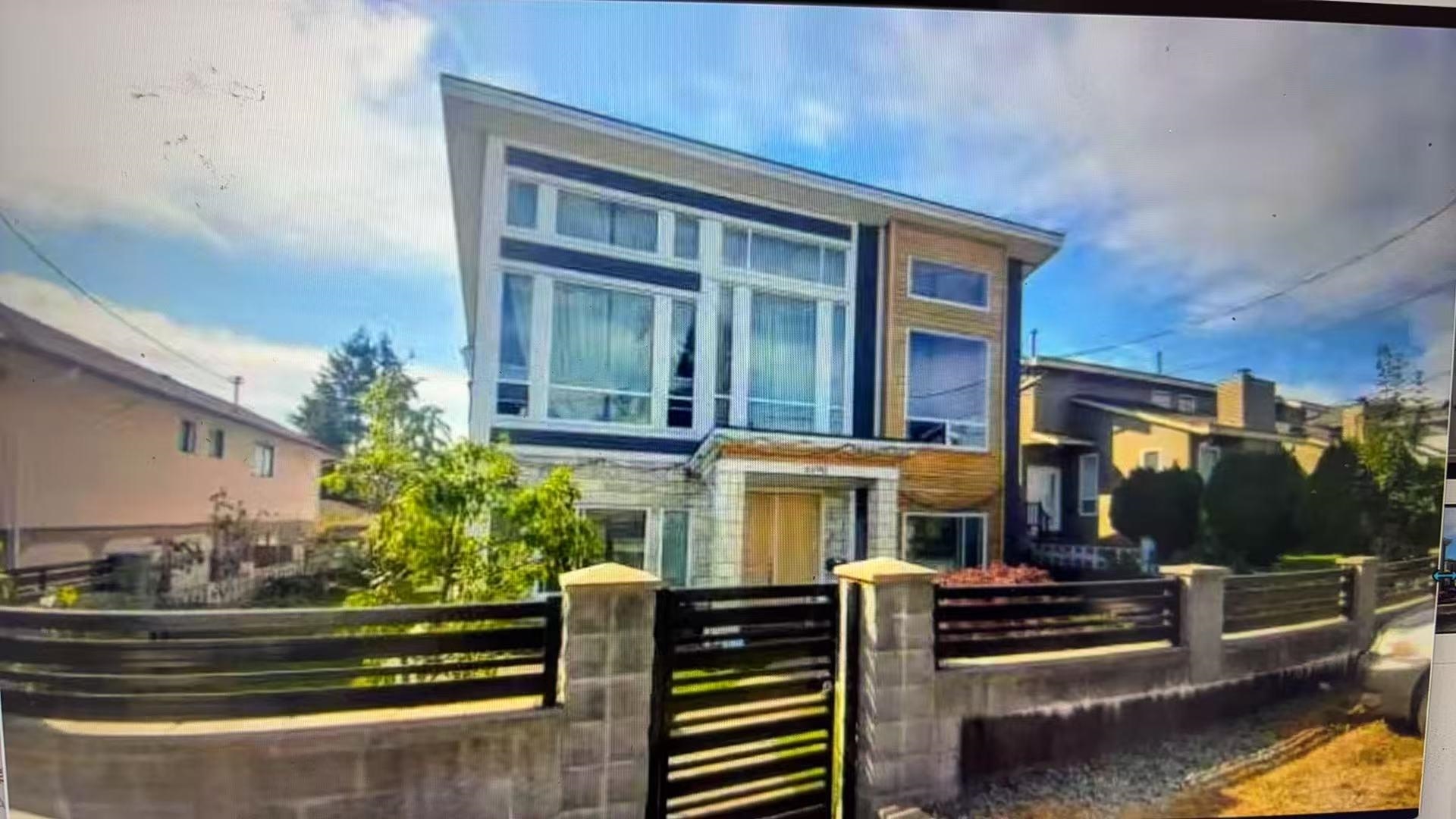 Ground level 6190 CLINTON ST., R3107617, BC,