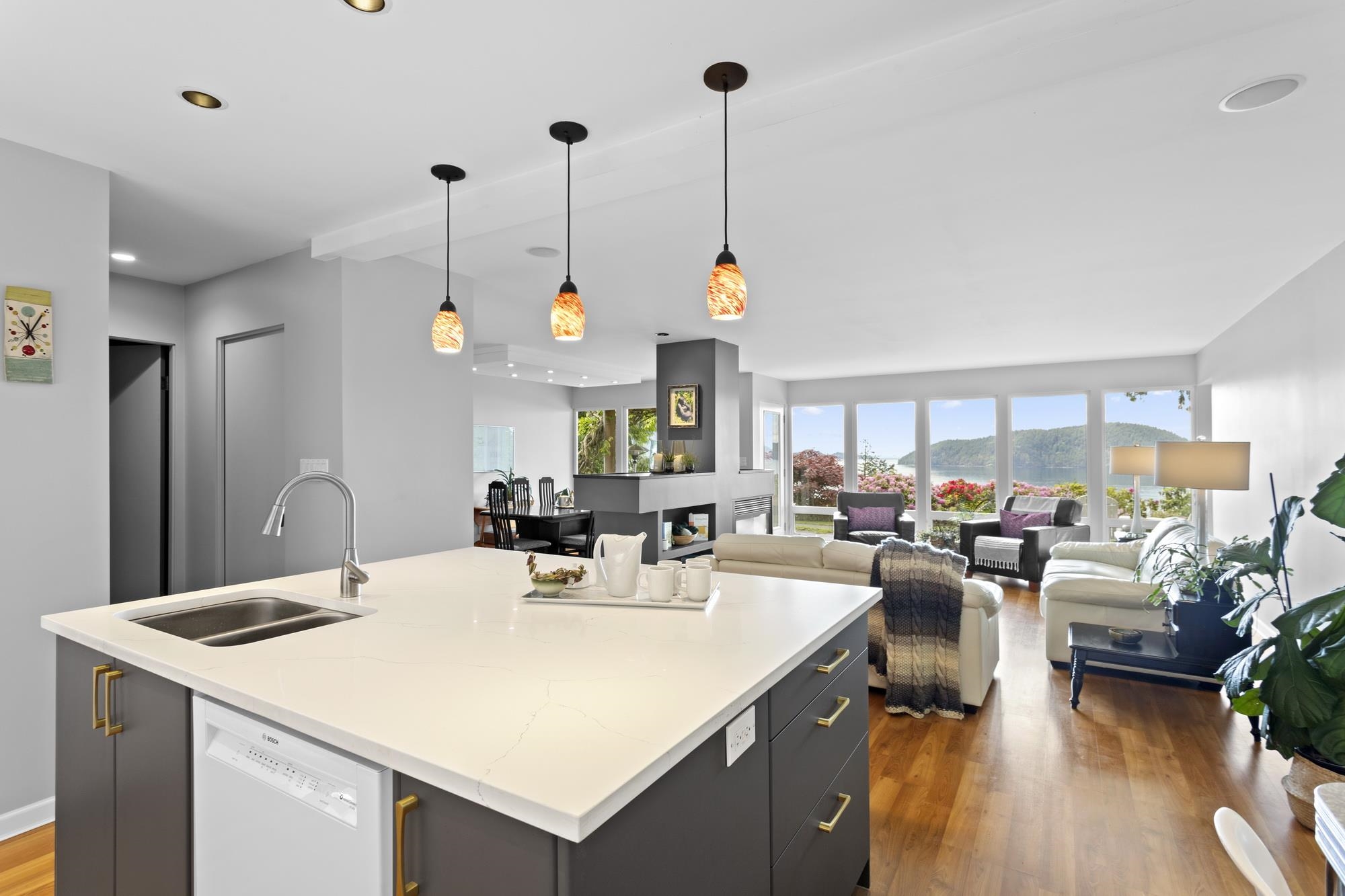 45 SWEETWATER PLACE, Lions Bay BC V0N 2E0, R3107622, BC,