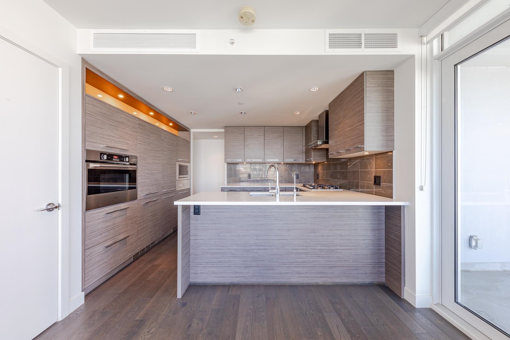 902 7468 LANSDOWNE ROAD, R3107833, BC,