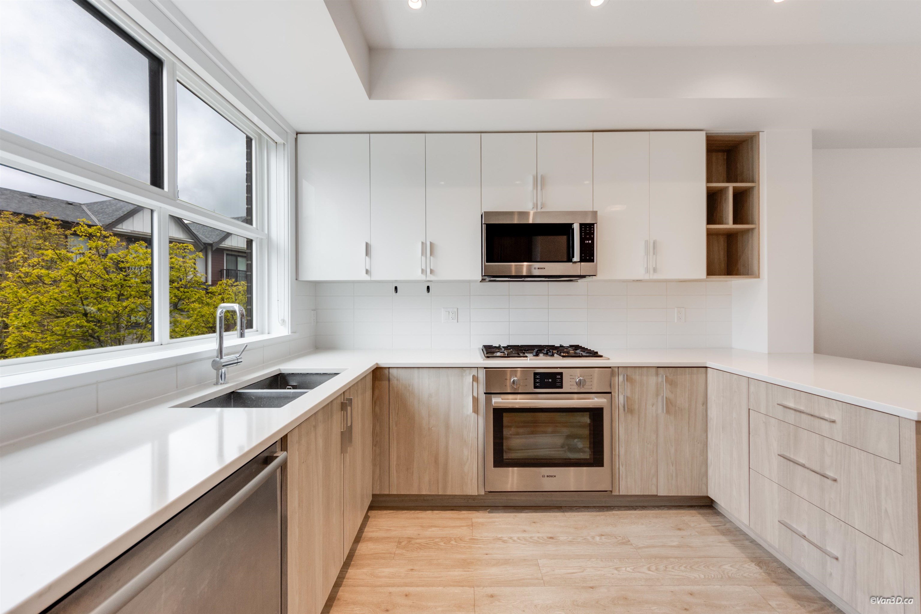 22 7039 MACPHERSON AVENUE, R3107934, BC,