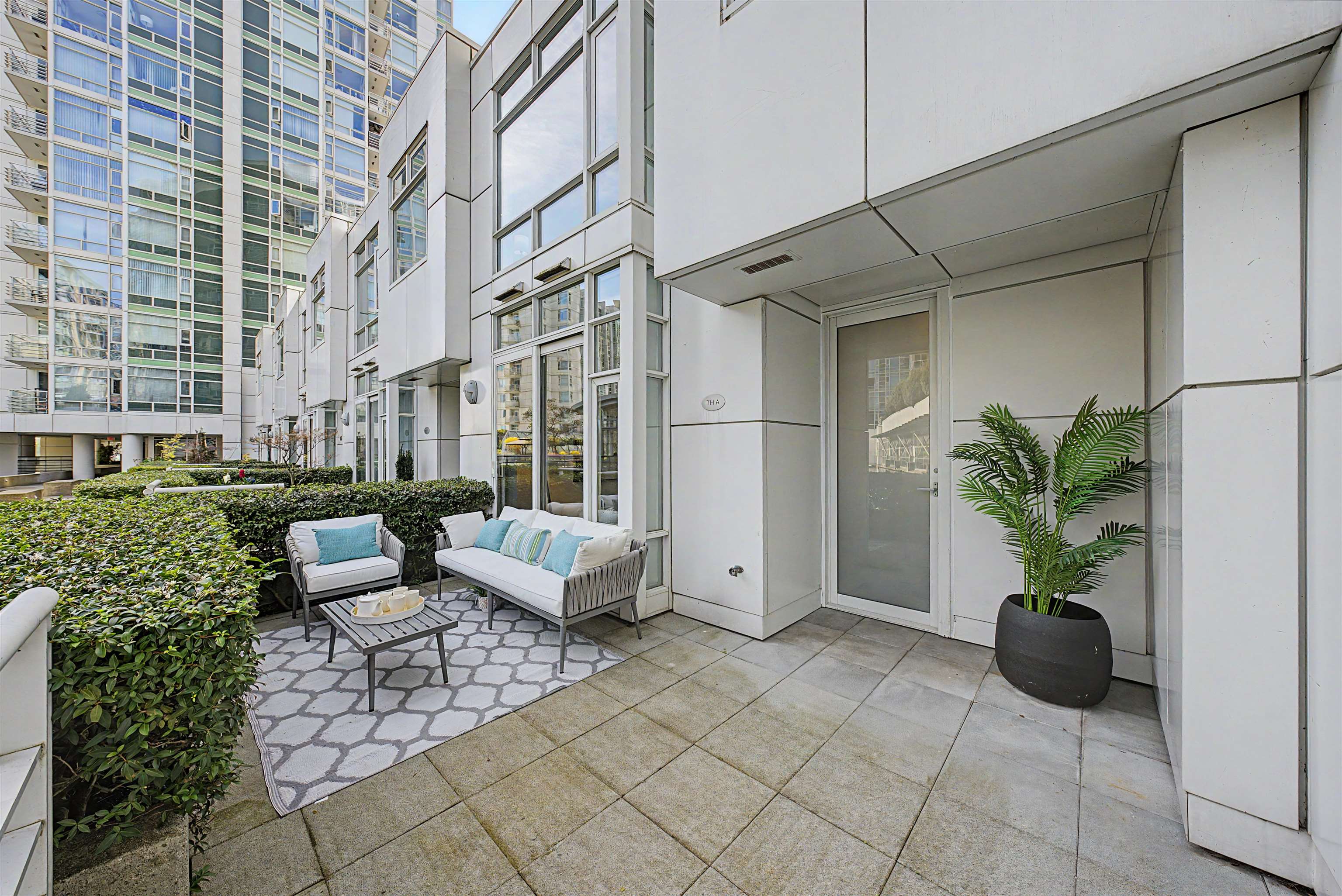 TH A 1199 MARINASIDE CRESCENT, R3108167, BC,