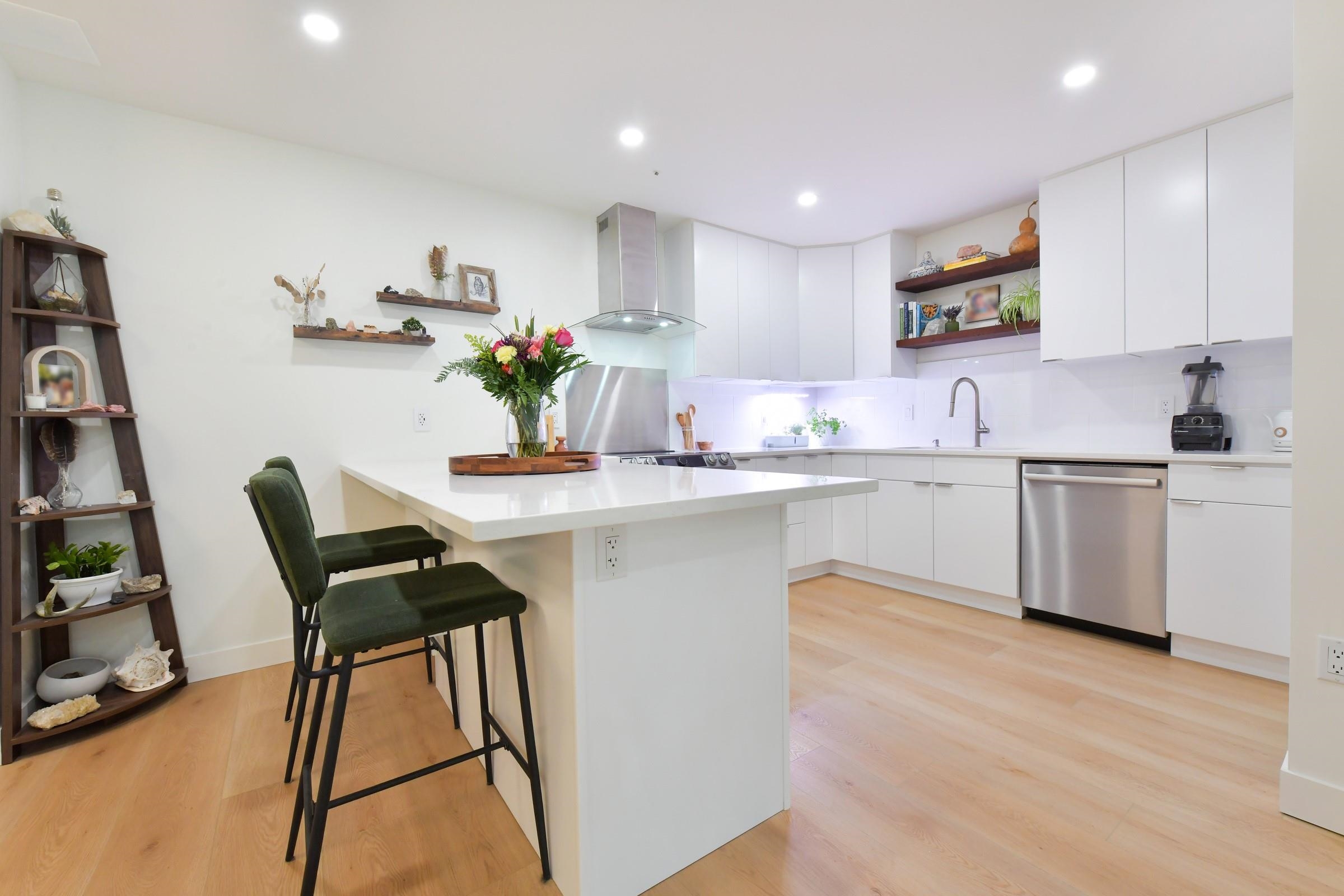 203 2700 MCCALLUM ROAD, R3108179, BC,