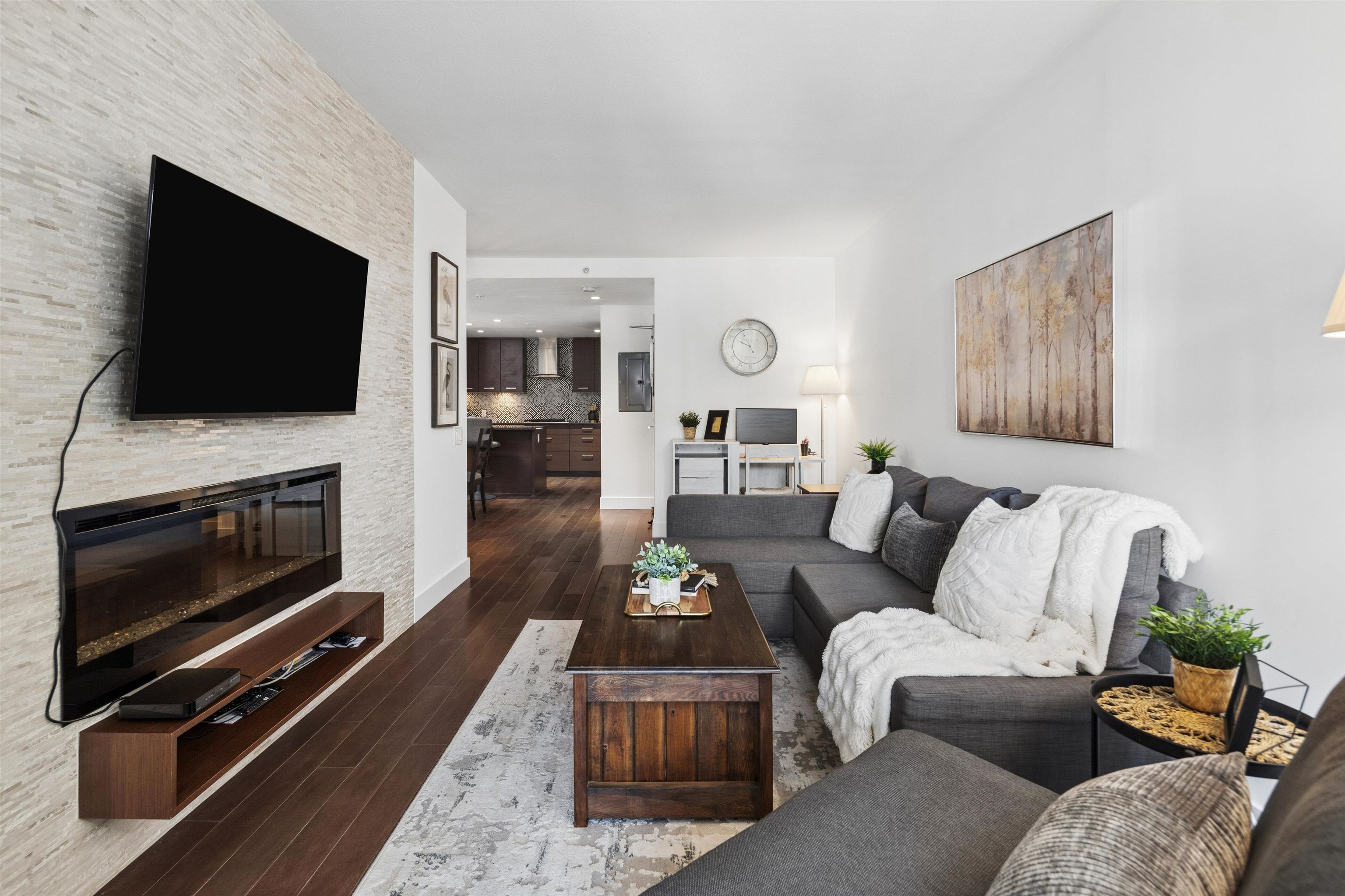 406 210 13 STREET, R3108370, BC,