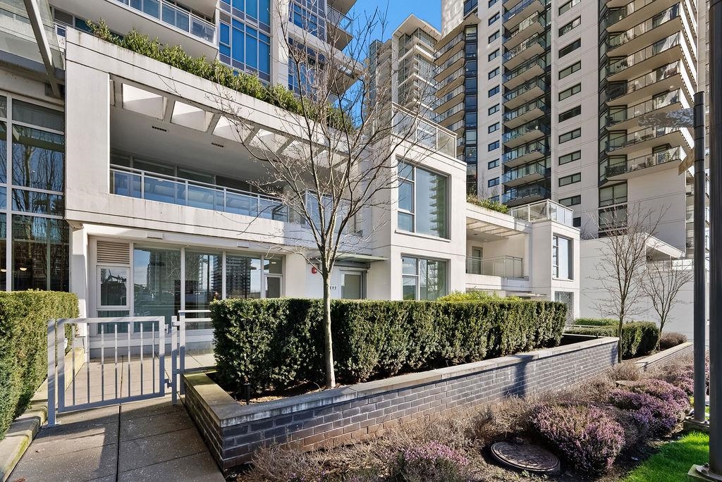 TH02 2288 ALPHA AVENUE, R3108515, BC,