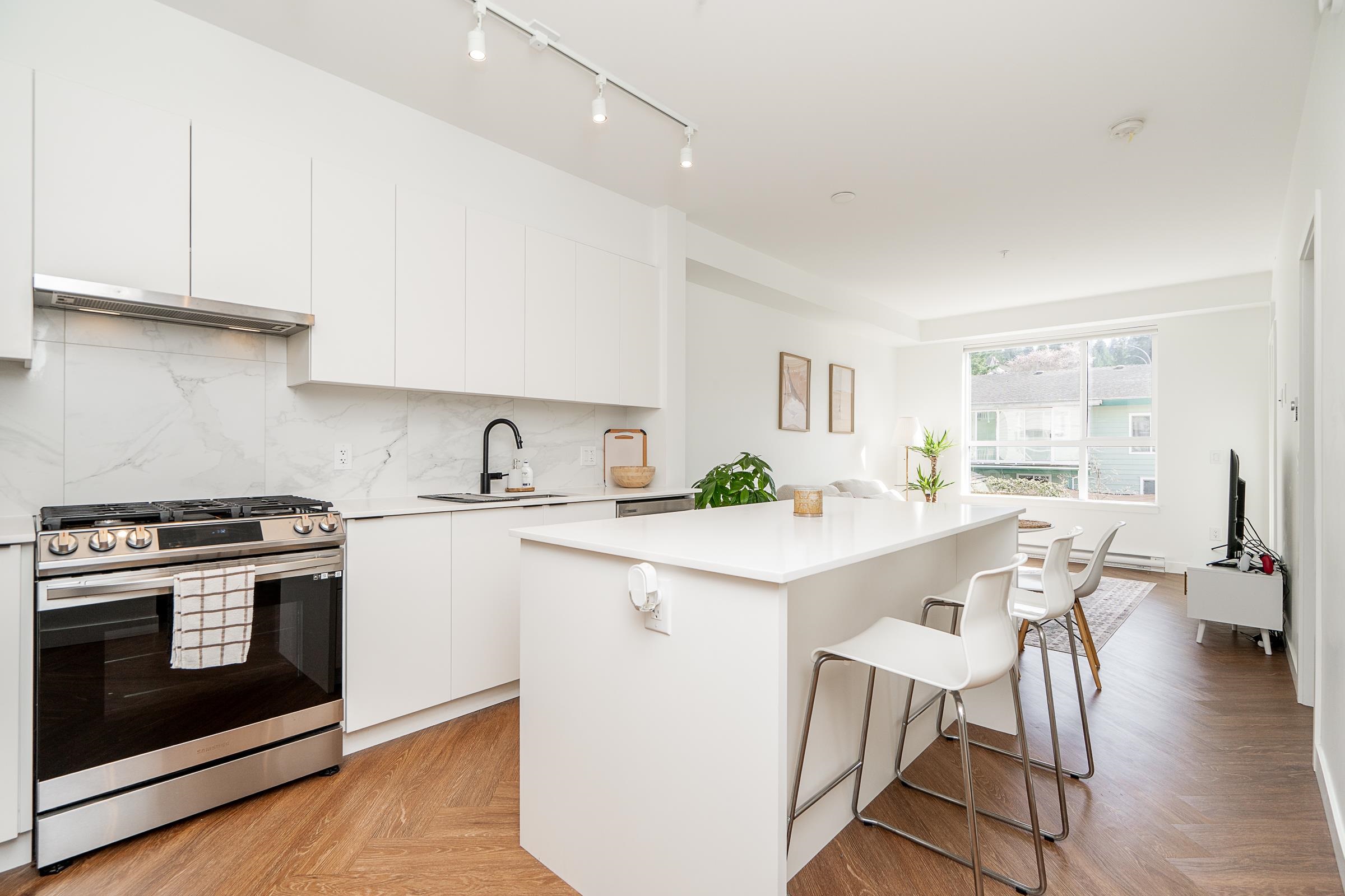 MLS® listing #R3108535 for sale located at 425 3229 ST JOHNS STREET