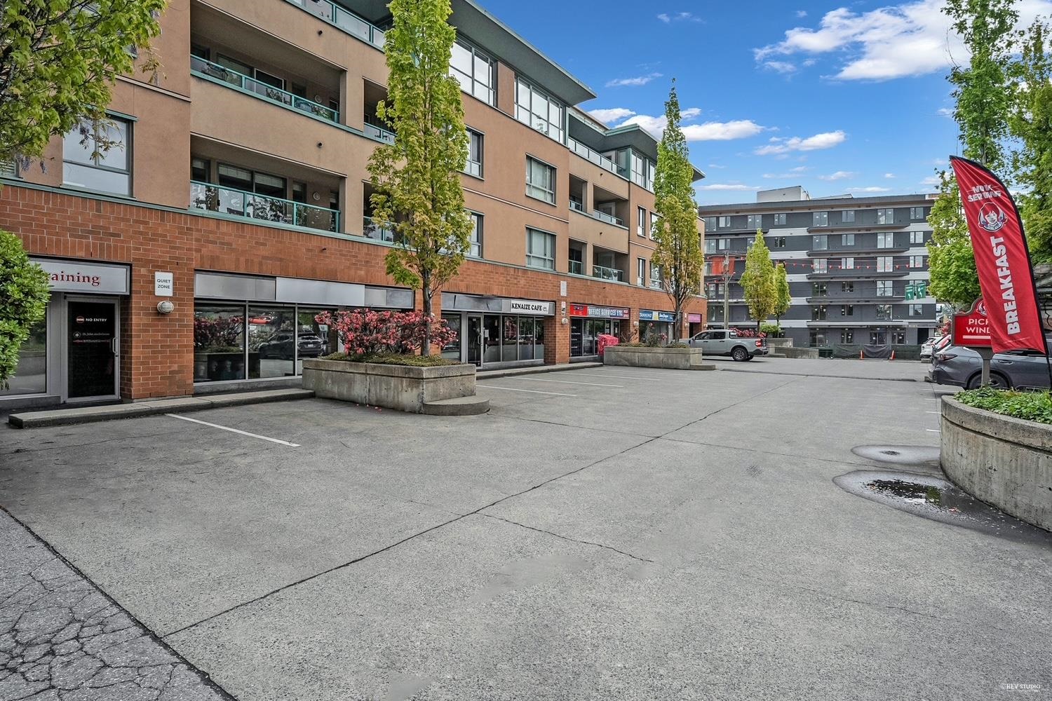 PH05 223 MOUNTAIN HIGHWAY, R3108596, BC,