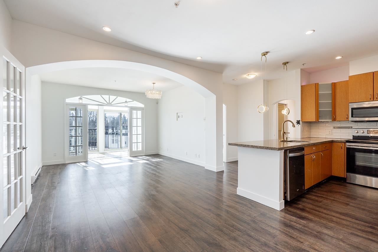 211 33485 SOUTH FRASER WAY, R3108705, BC,