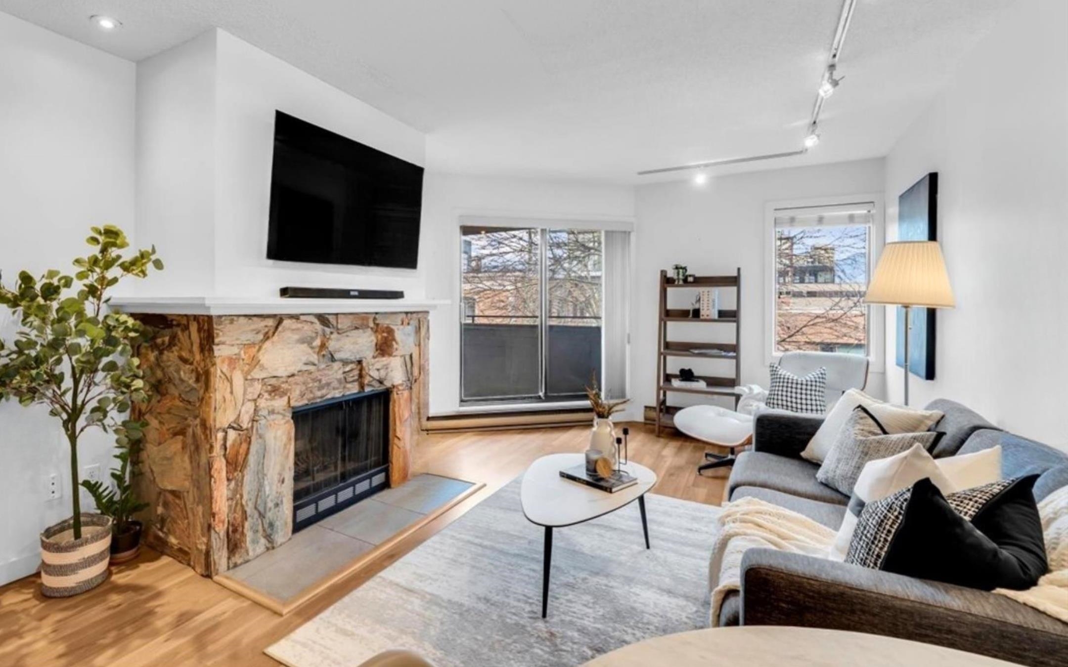 407 1476 10TH AVENUE, R3108709, BC,