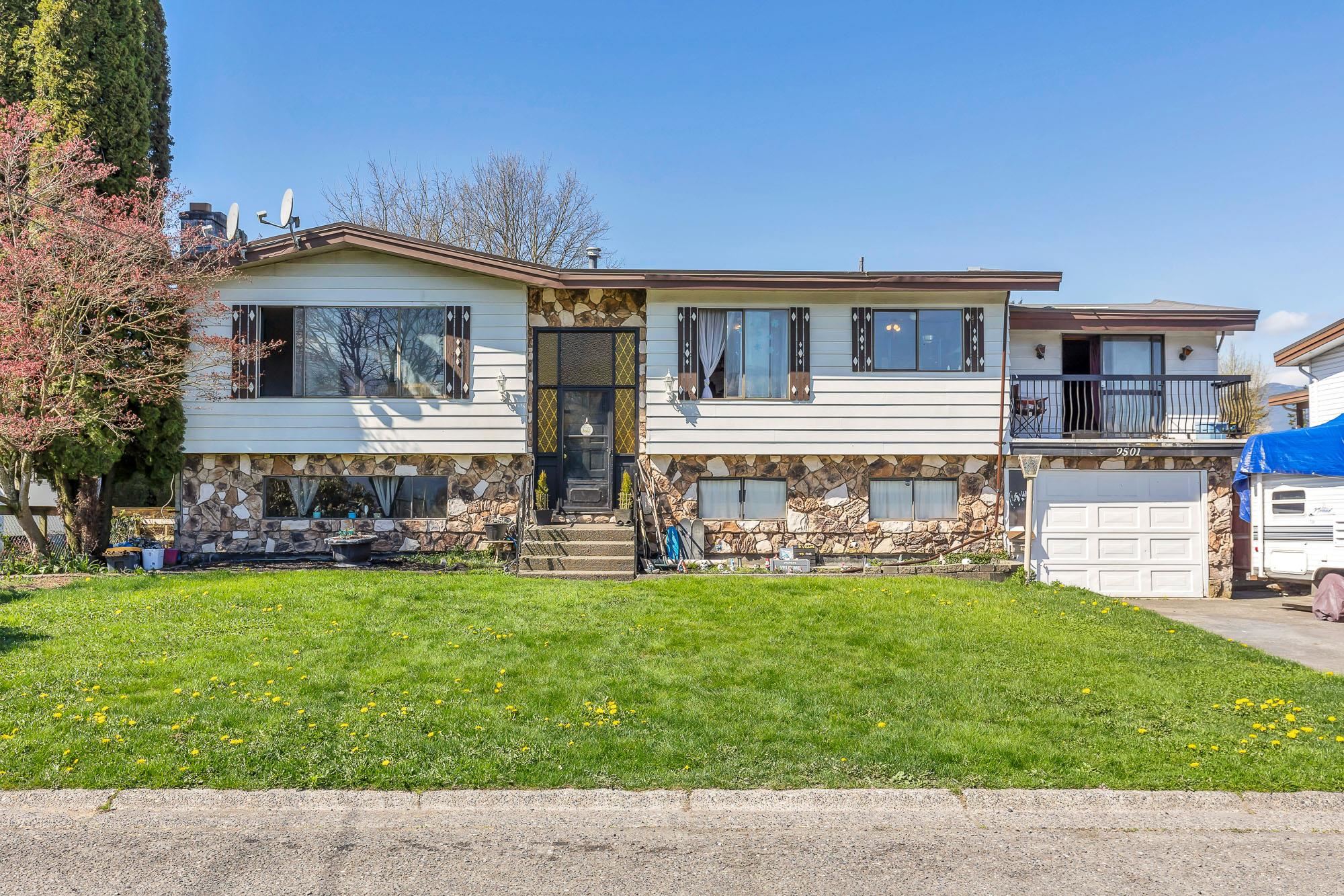 MLS® listing #R3108864 for sale located at 9501 PAULA CRESCENT, Chilliwack BC V2P 6H1