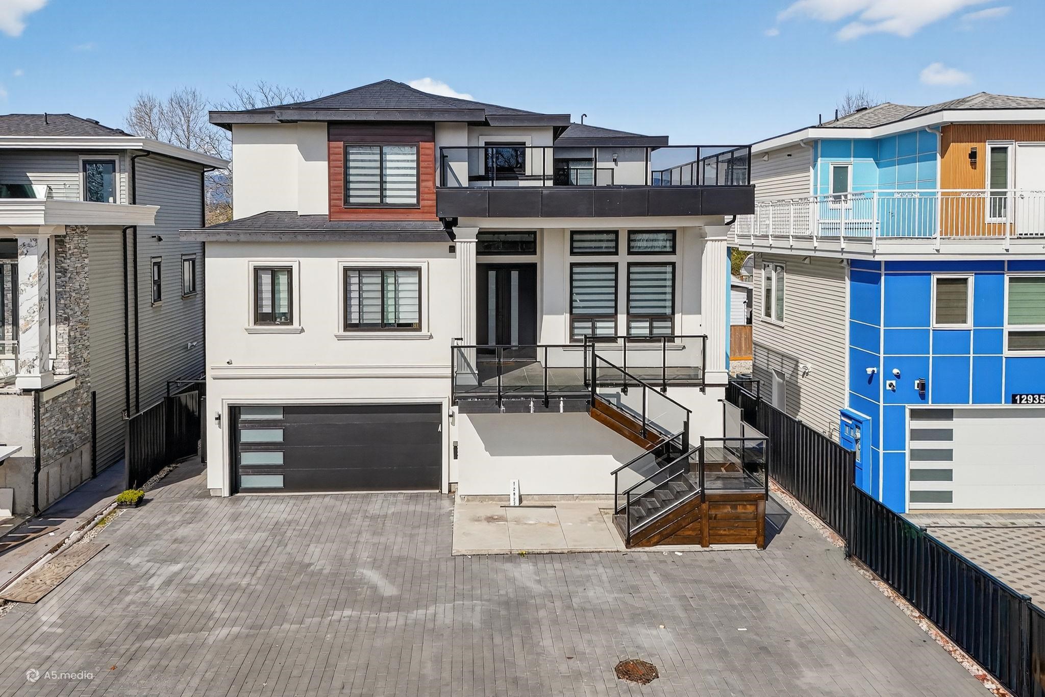 12927 115A AVENUE, Surrey BC V3R 2R3, R3108973, BC,