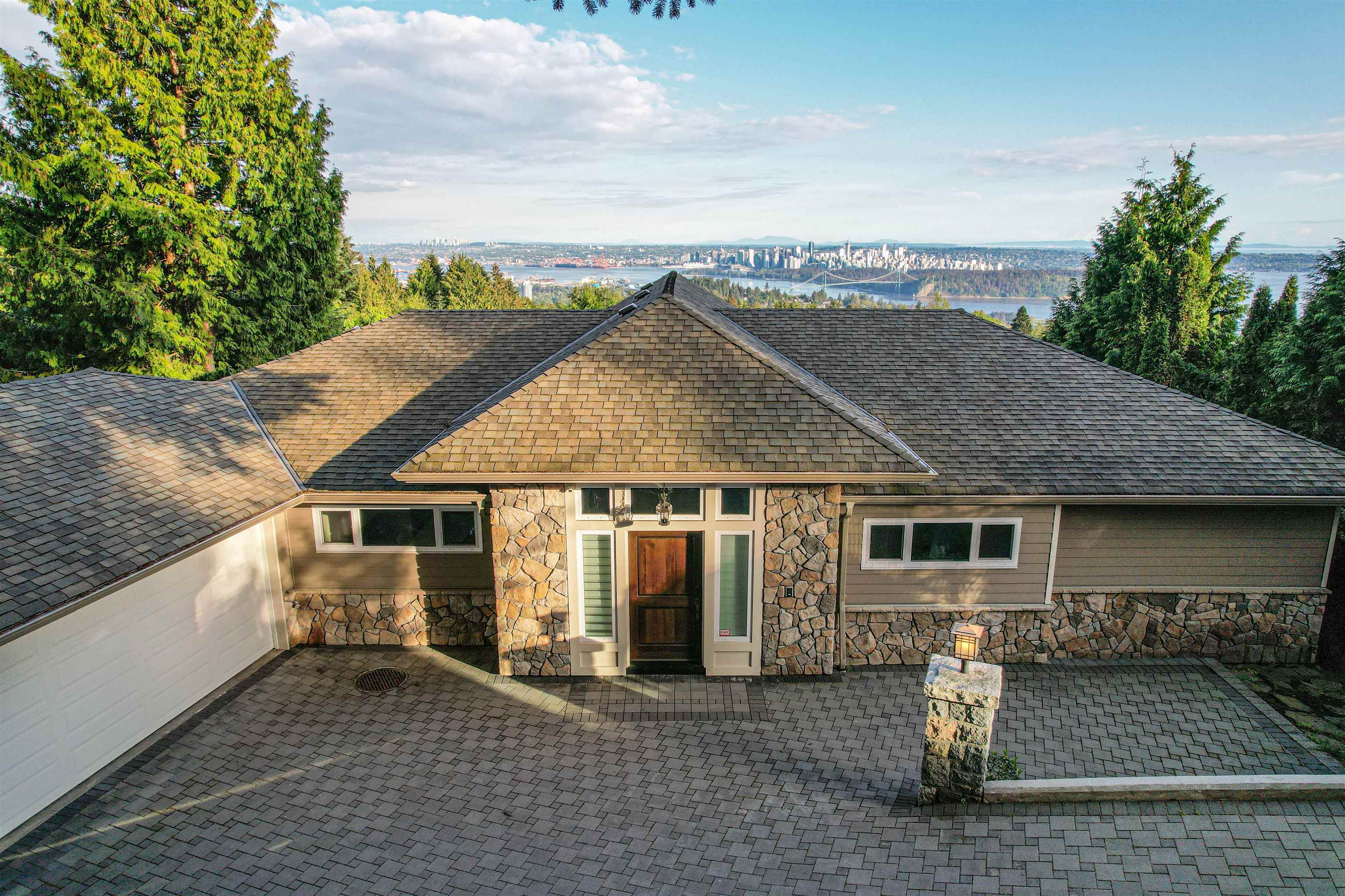 1371 BURNSIDE ROAD, West Vancouver BC V7S 2P6, R3108985, BC,