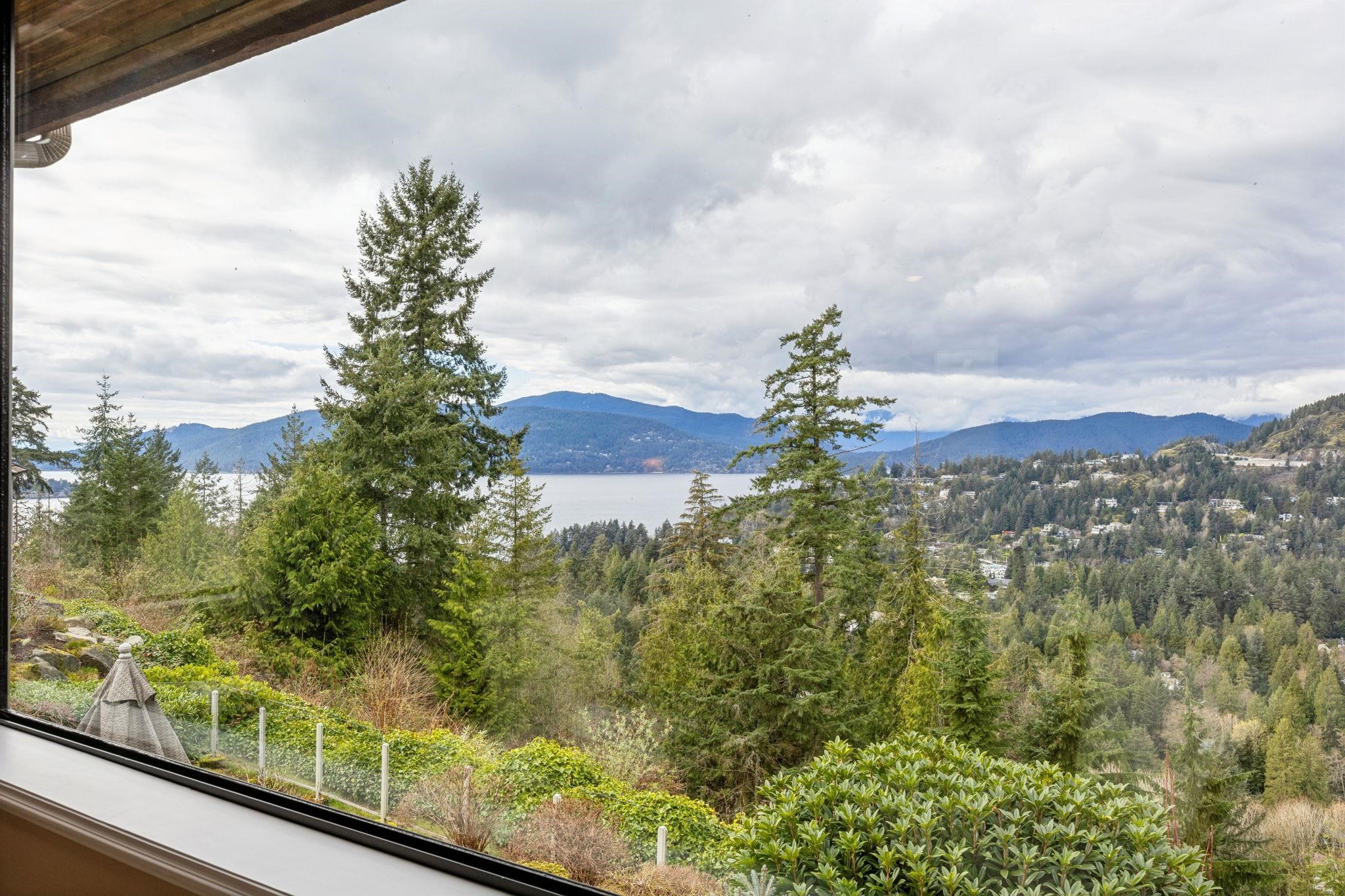 5180 MEADFEILD ROAD, West Vancouver BC V7W 3B8, R3109015, BC,