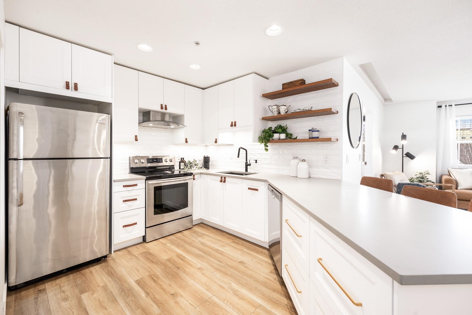 PH10 1702 56 STREET, R3109081, BC,