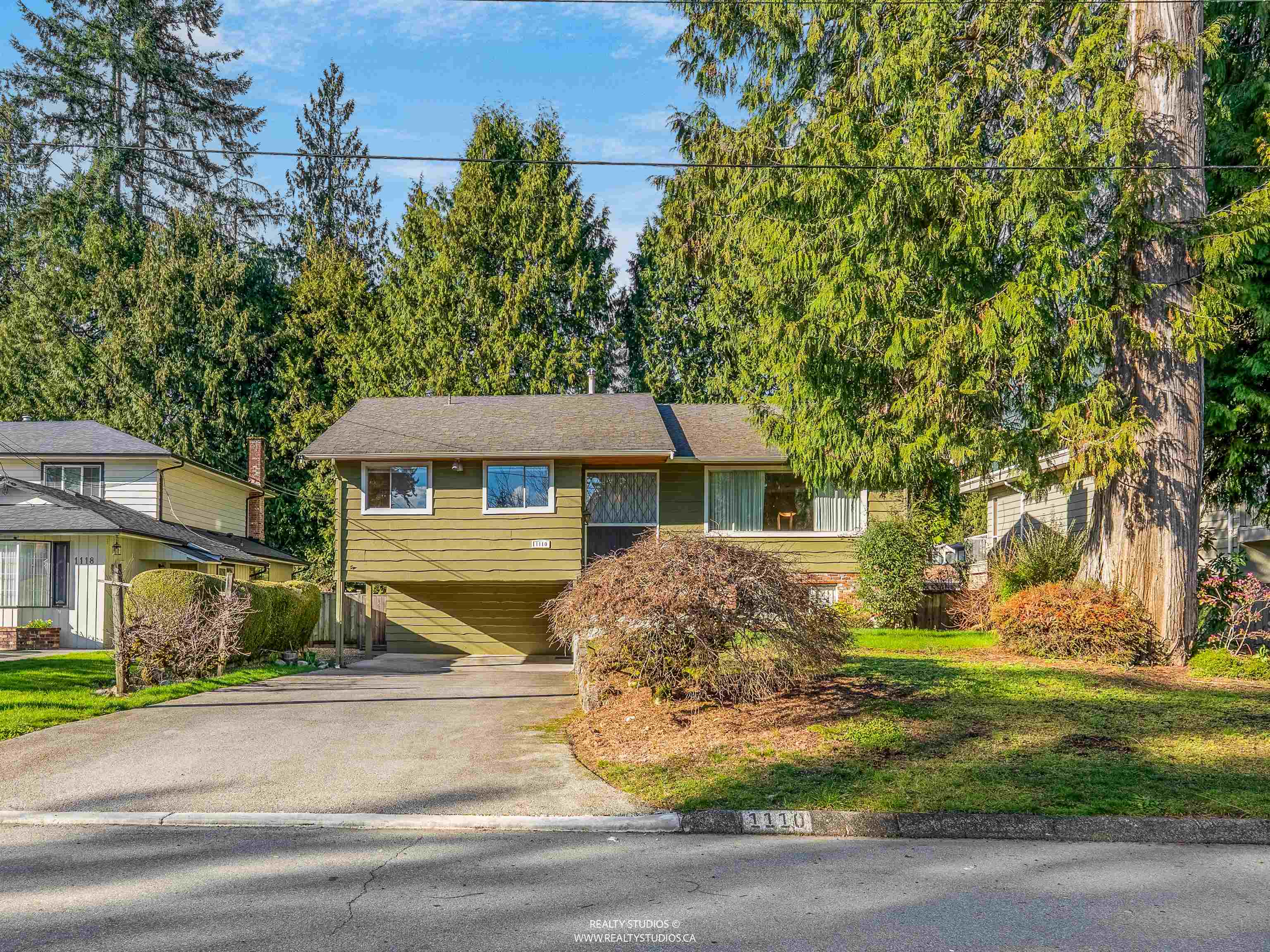 1110 LODGE ROAD, North Vancouver BC V7R 1W8, R3109132, BC,