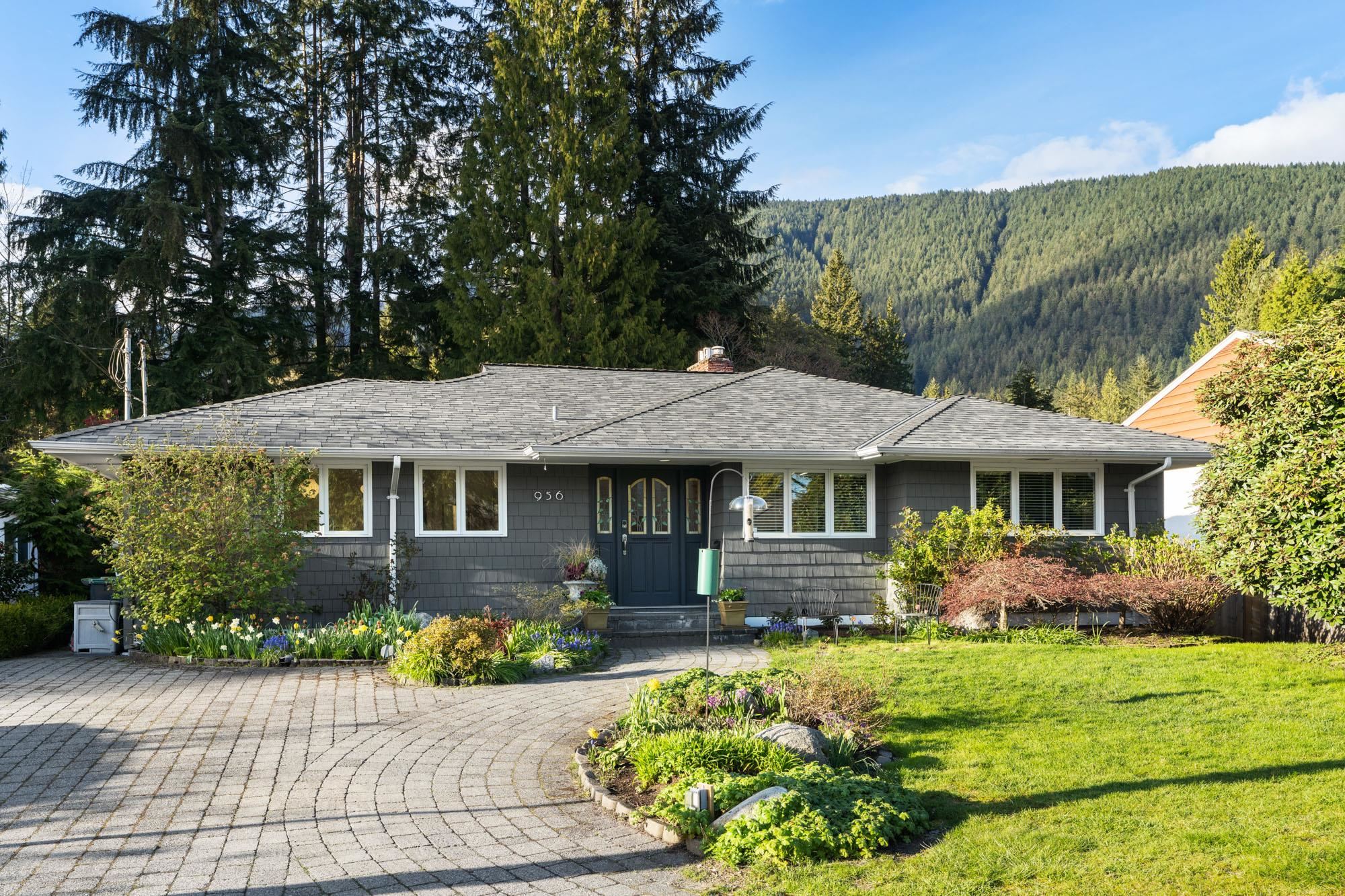 956 BELVISTA CRESCENT, North Vancouver BC V7R 2B4, R3109444, BC,