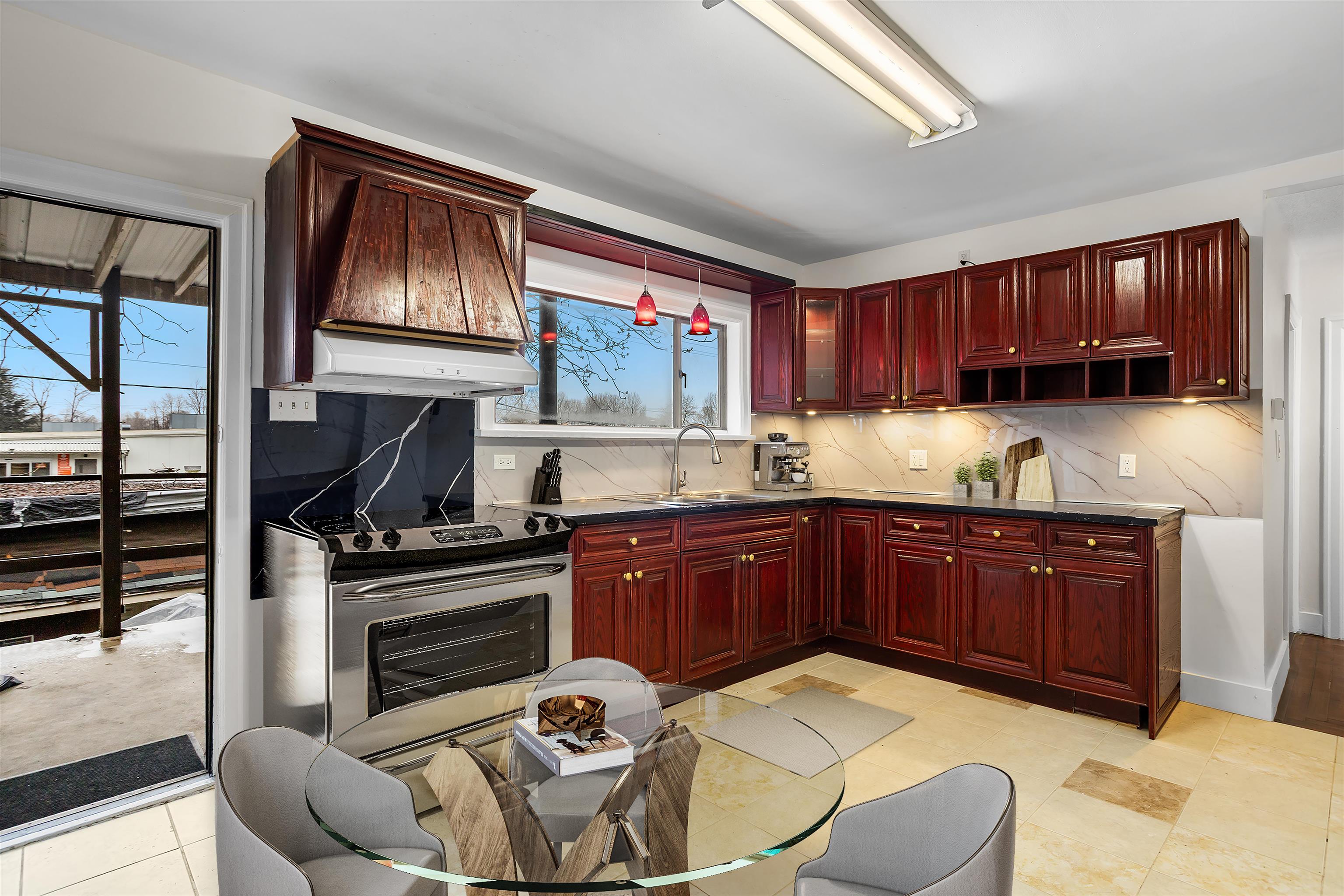 454 ROUSSEAU STREET, New Westminster BC V3L 3R3, R3109448, BC,