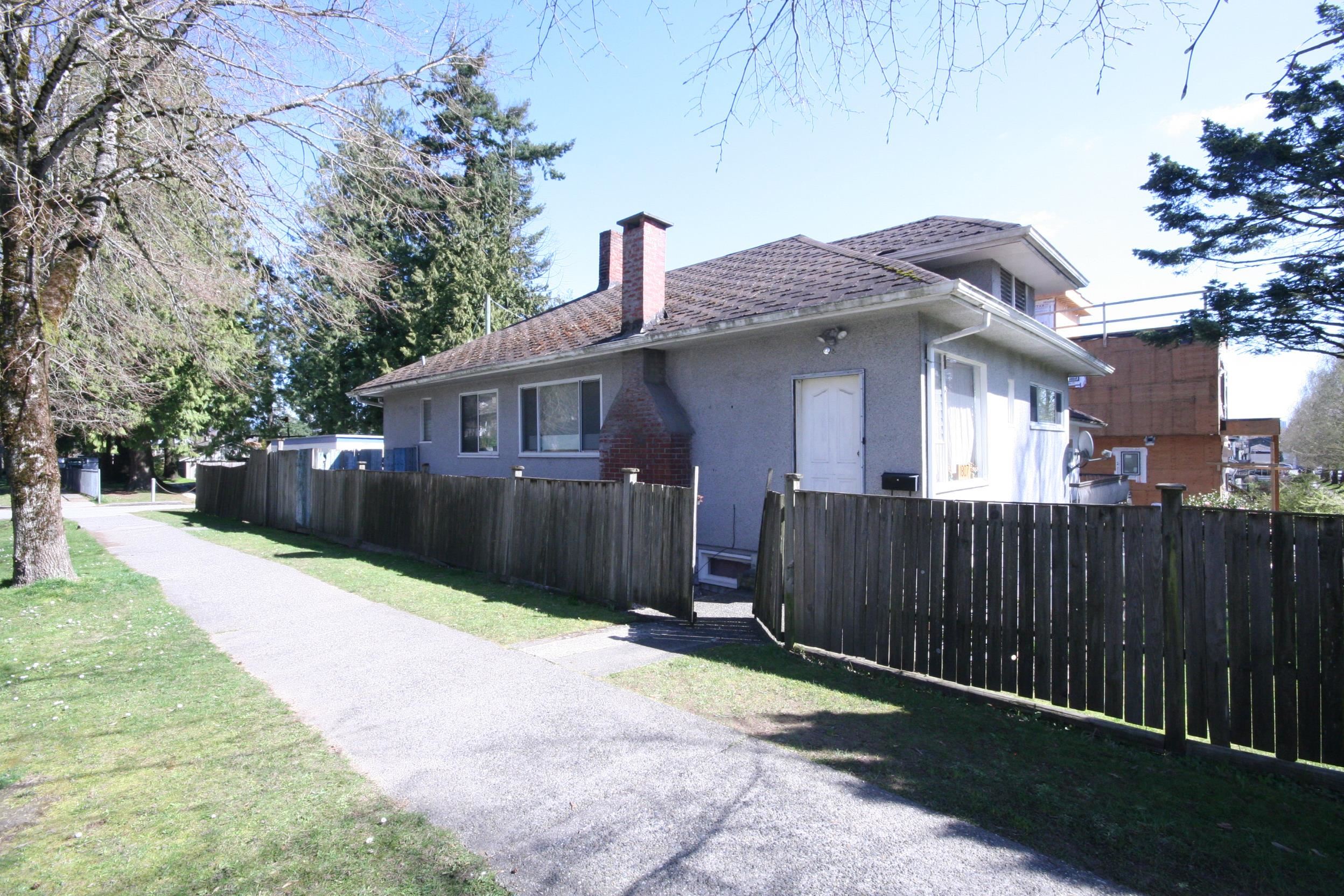 1807 E 38TH AVENUE, Vancouver BC V6P 1G6, R3109695, BC,