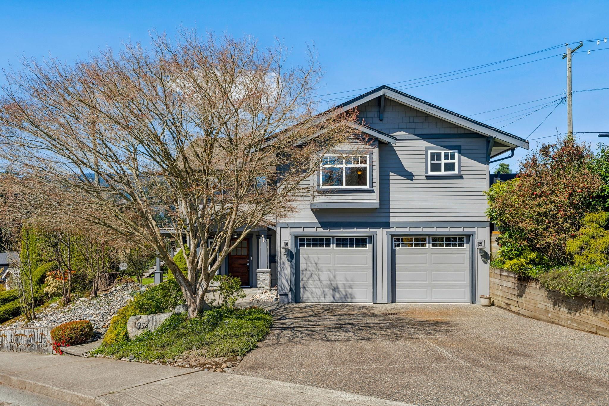 954 TUDOR AVENUE, North Vancouver BC V7R 1X7, R3109875, BC,