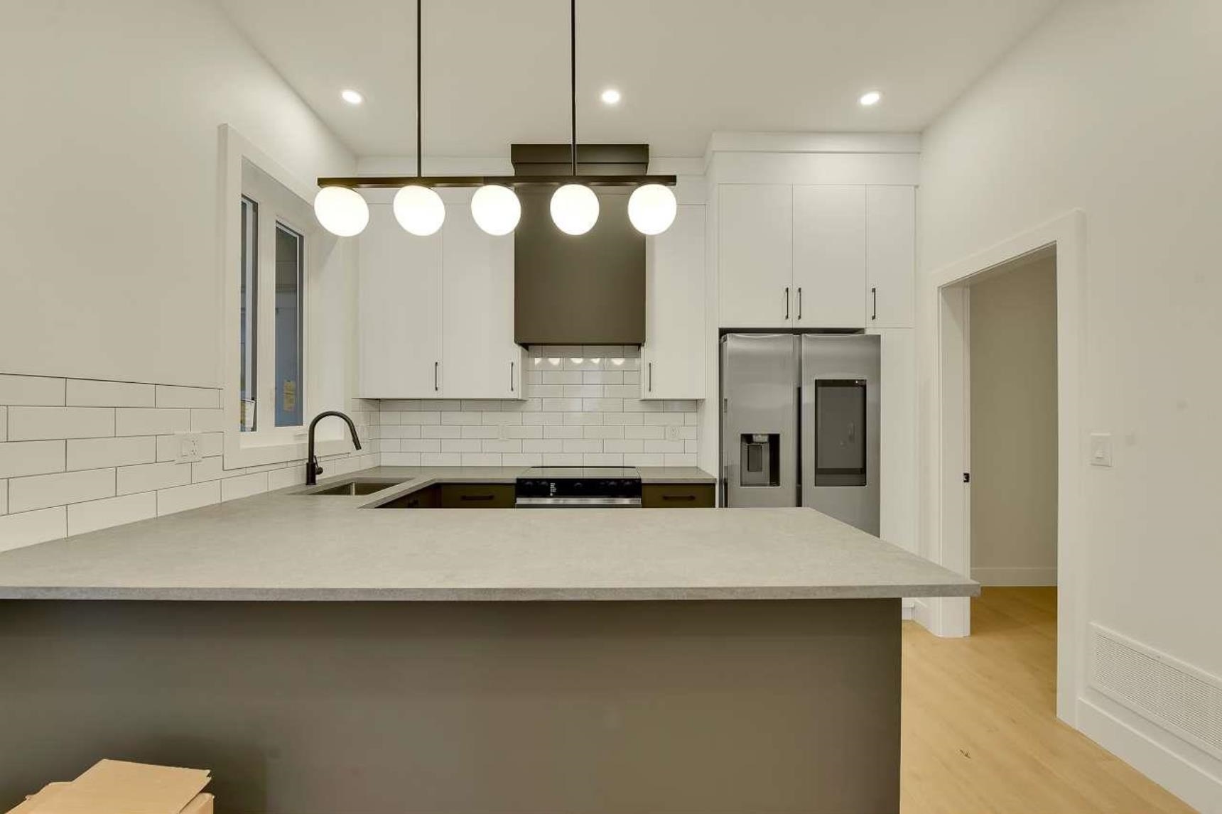 1 1436 1ST AVENUE, R3109884, BC,