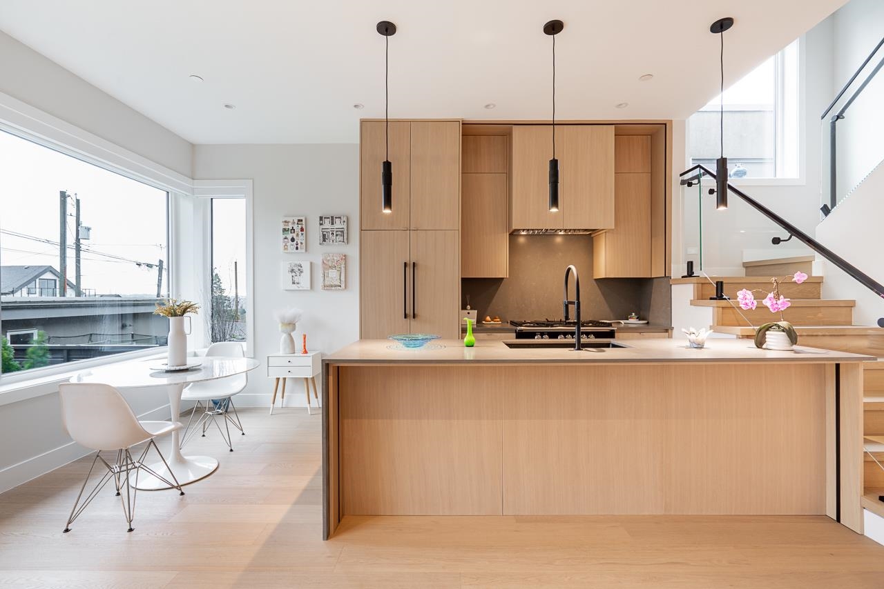 2 3674 OXFORD STREET, R3110094, BC,