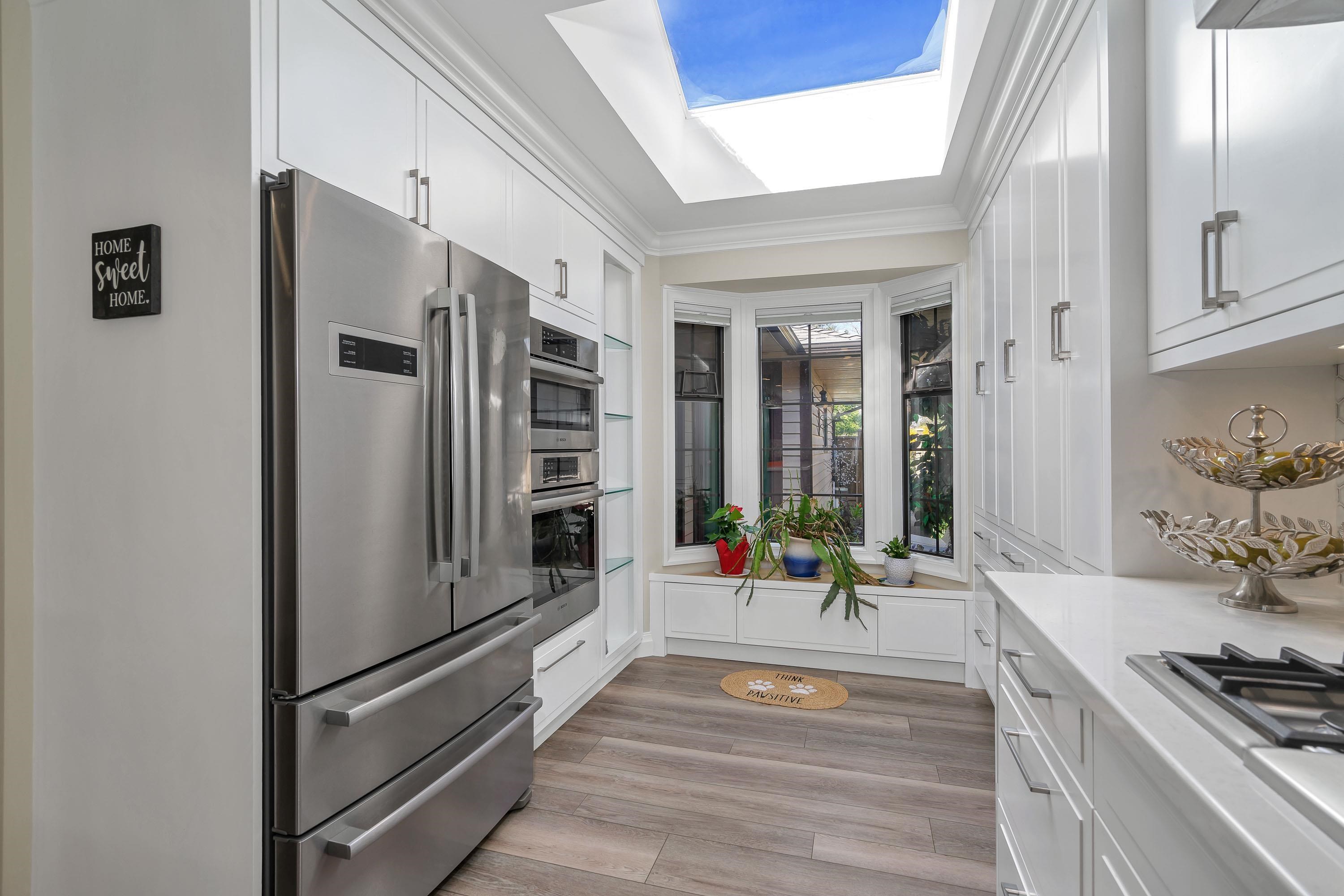 4 15148 20 AVENUE, R3110105, BC,