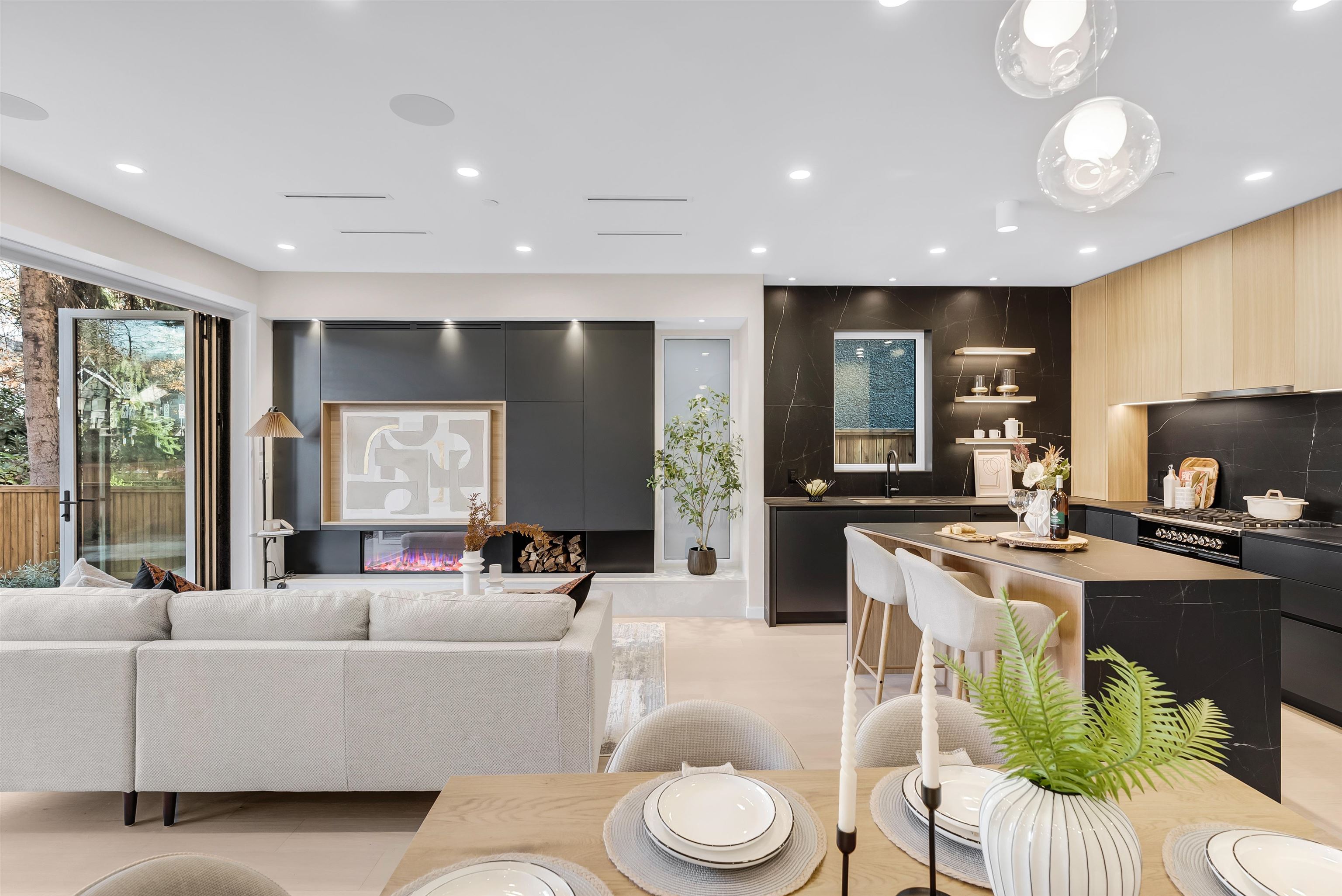 2 2764 14TH AVENUE, R3110158, BC,