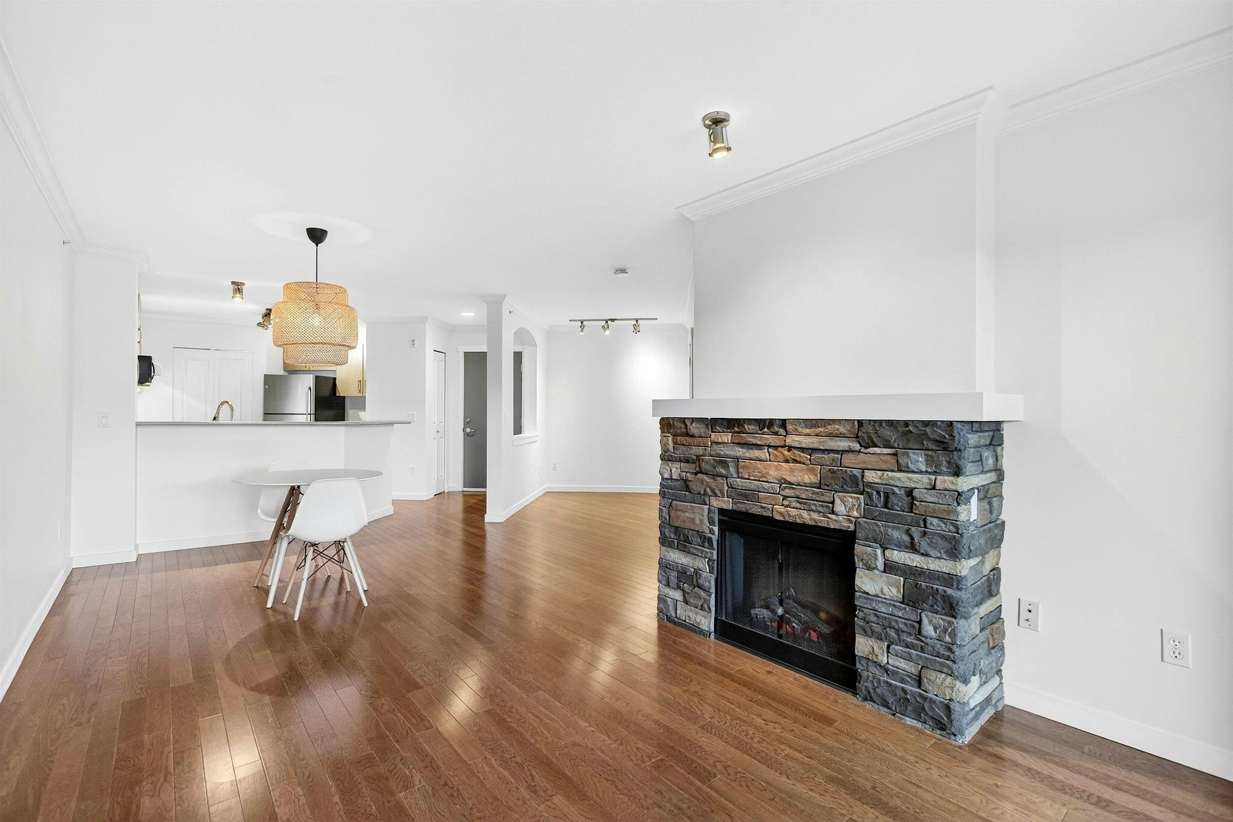 4xx 300 KLAHANIE DRIVE, R3110207, BC,