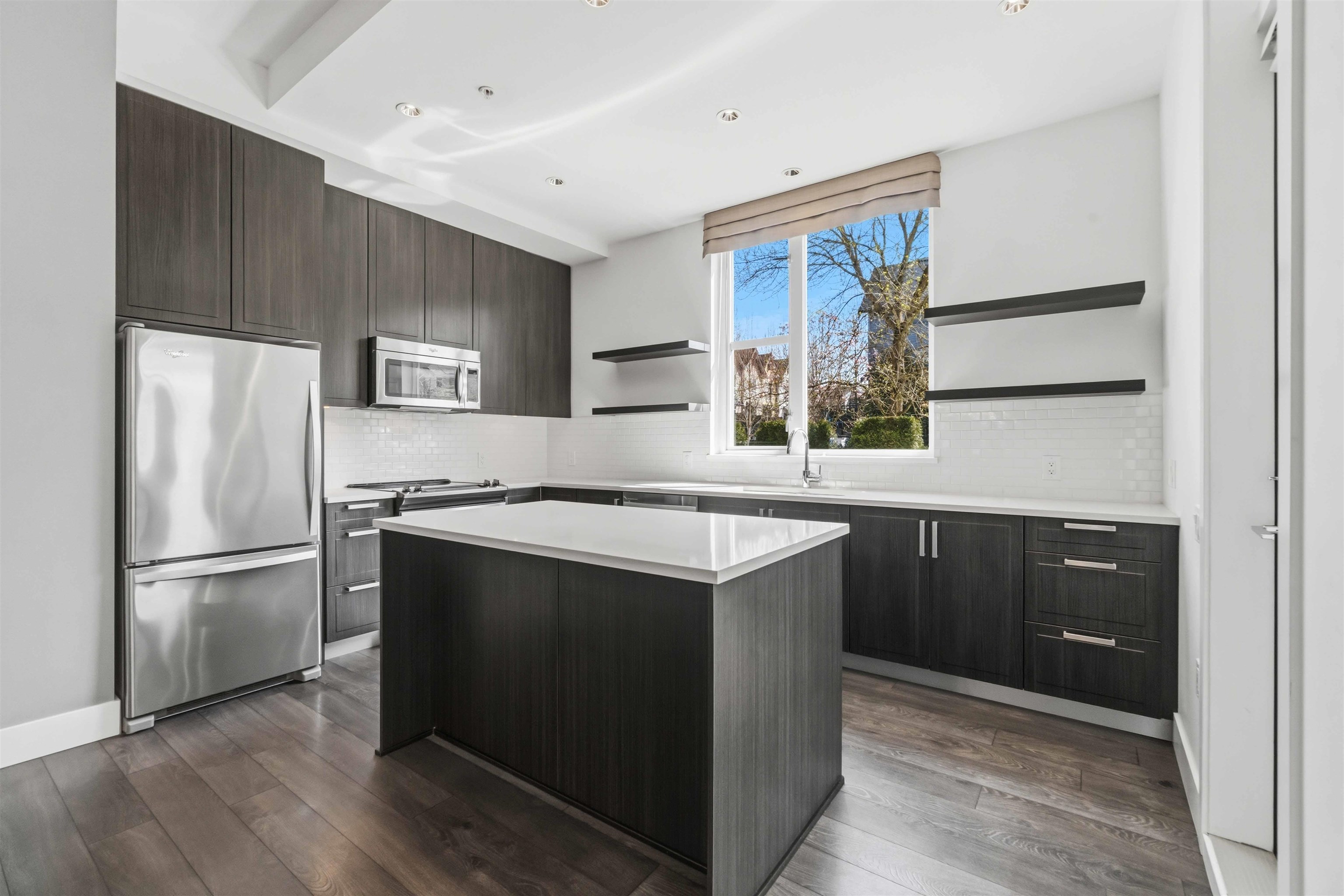 MLS® listing #R3110213 for sale located at 109 550 SEABORNE PLACE