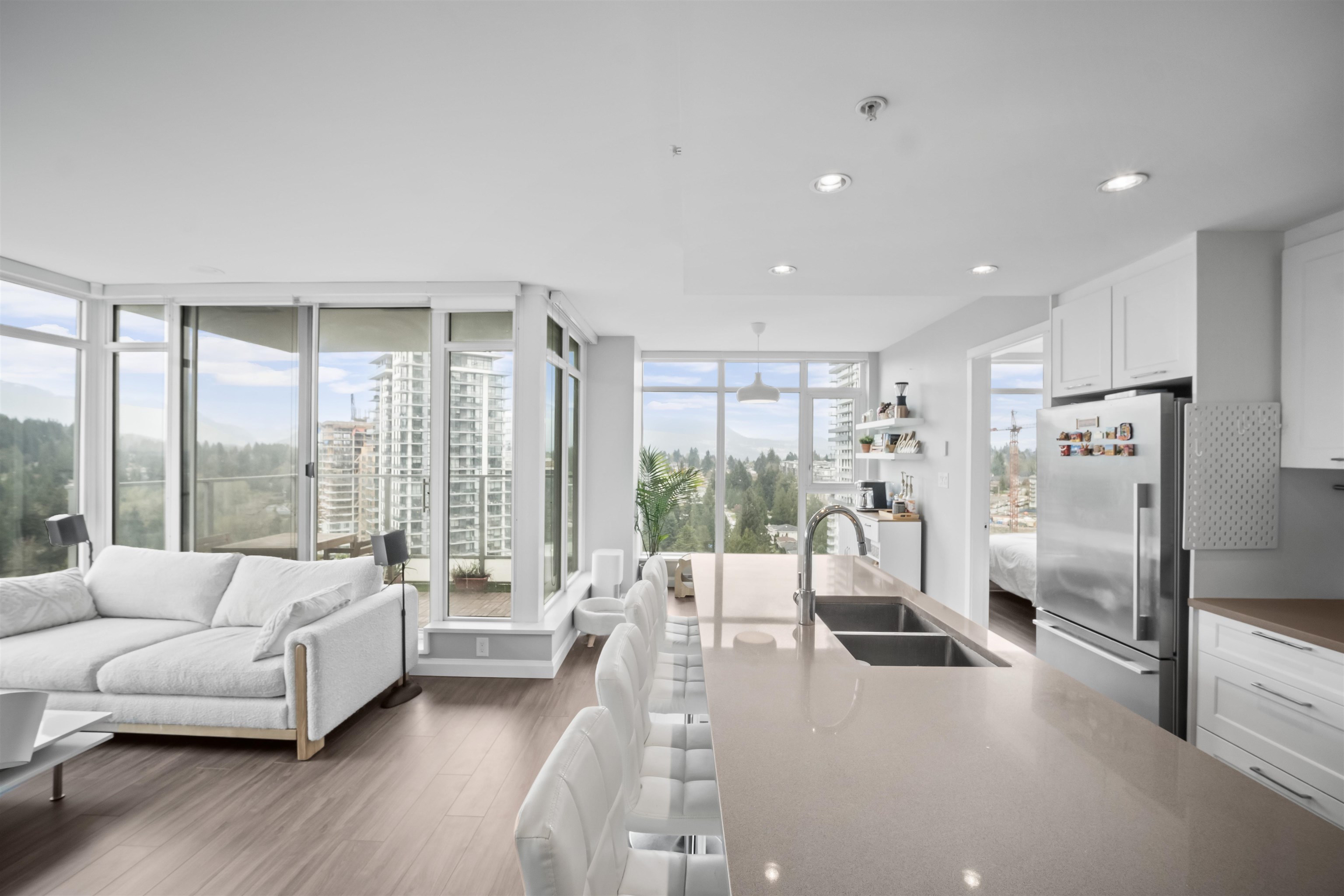 2005 520 COMO LAKE AVENUE, R3110711, BC,