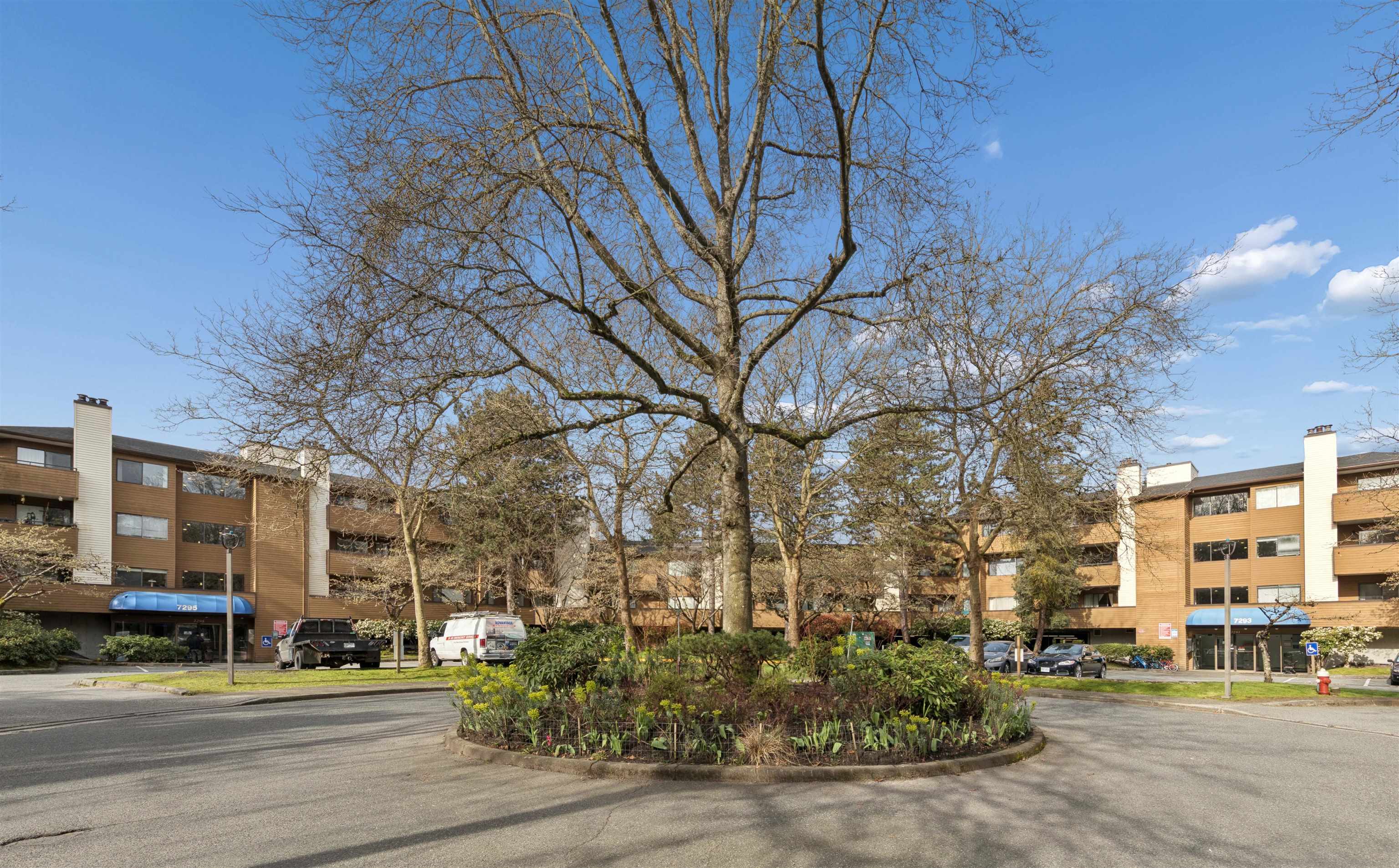 230 7297 MOFFATT ROAD, R3110736, BC,