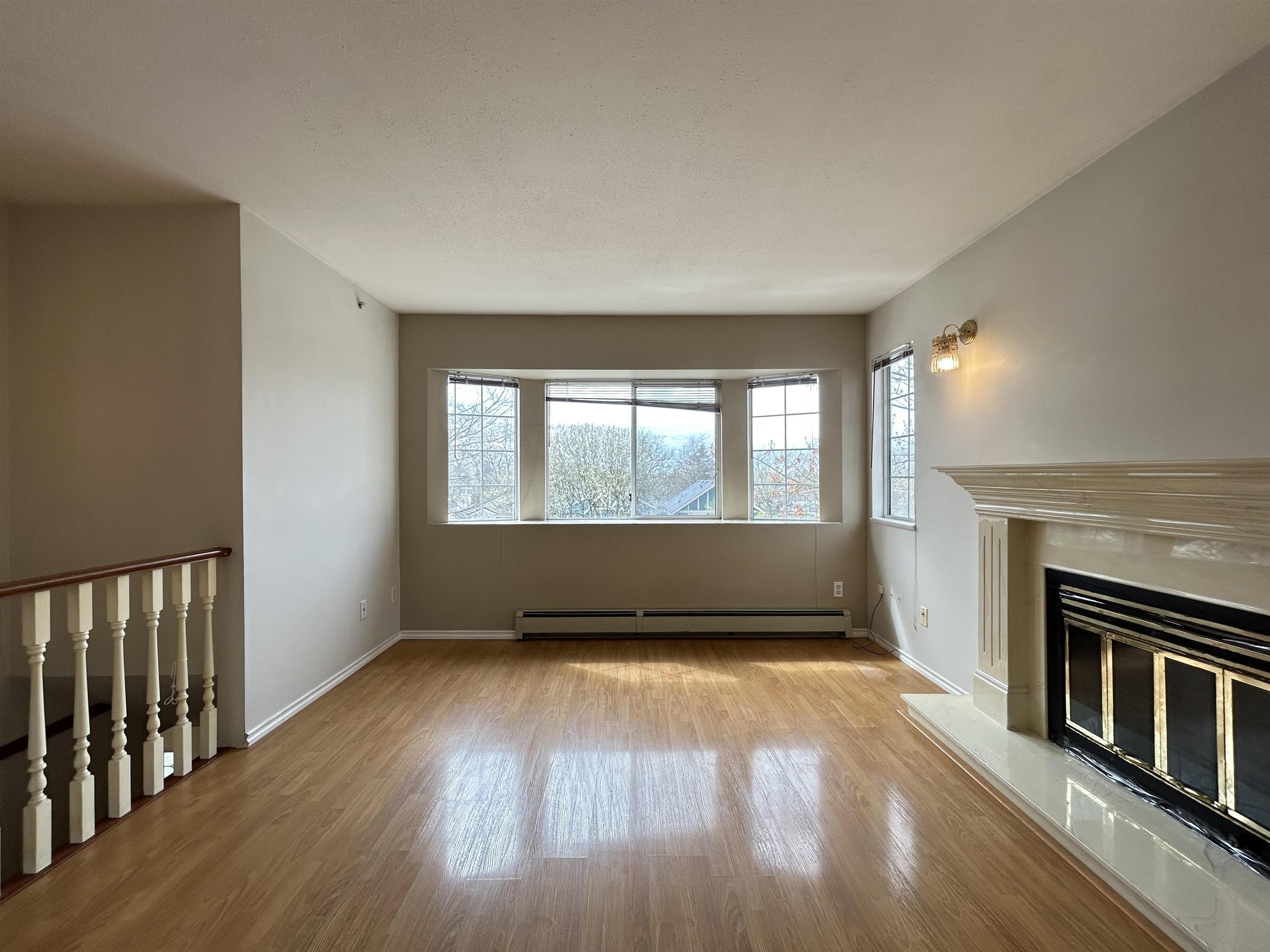 Upper 4502 NANAIMO STREET, R3110787, BC,