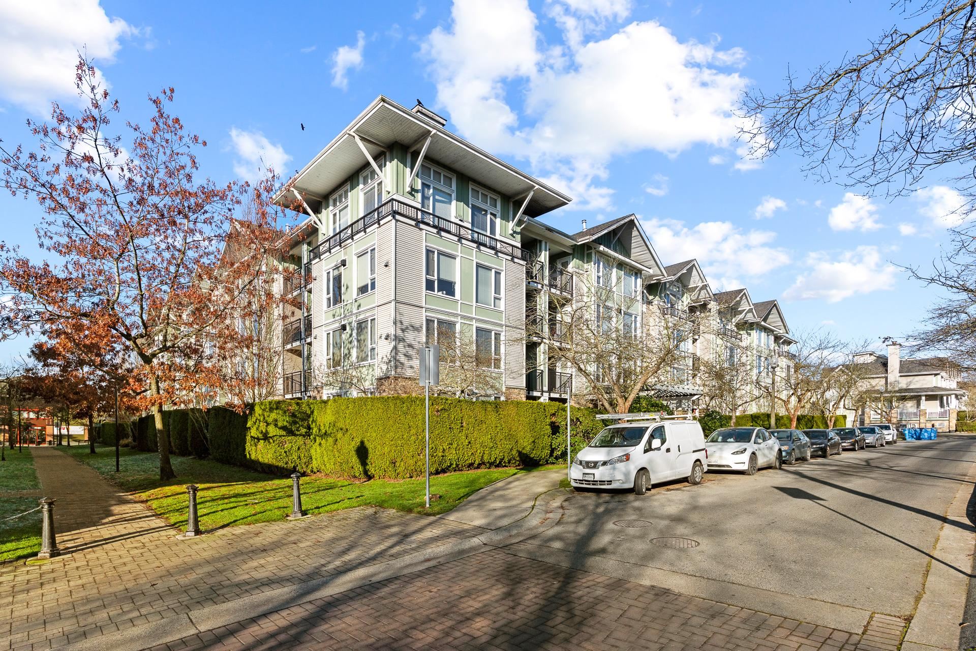 417 7089 MONT ROYAL SQUARE, R3110829, BC,