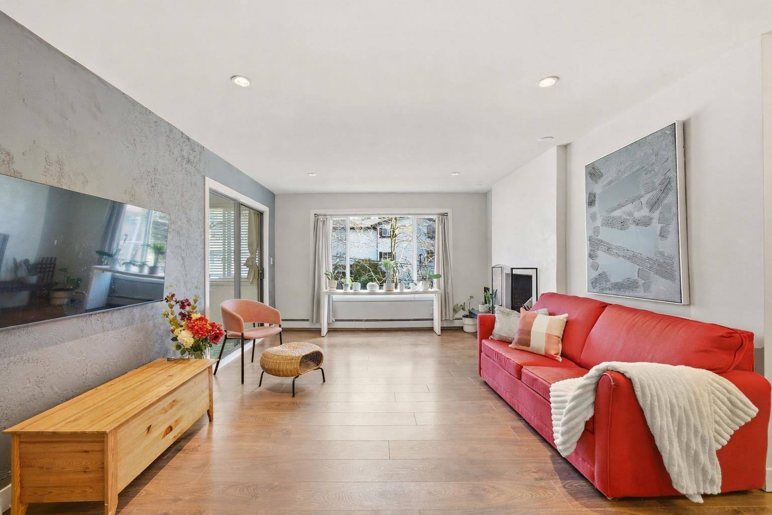 301 1381 MARTIN STREET, R3110950, BC,