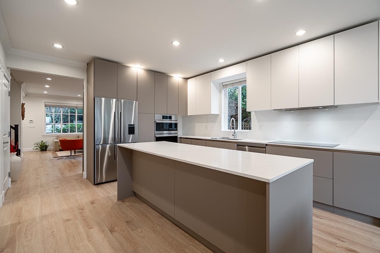 359 E 13TH STREET, North Vancouver BC V7L 2L8, R3111405, BC,