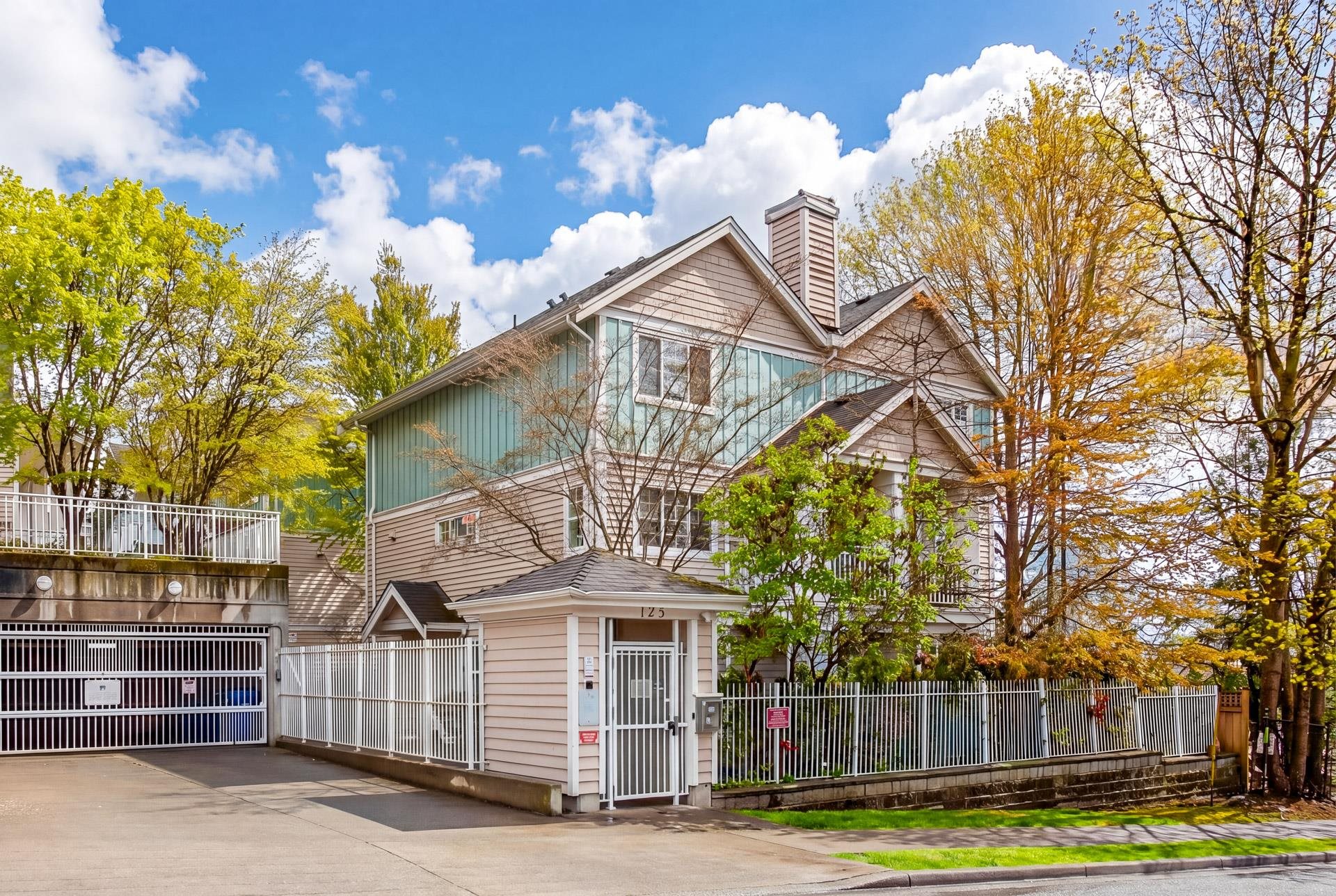 1 123 SEVENTH STREET, R3111537, BC,