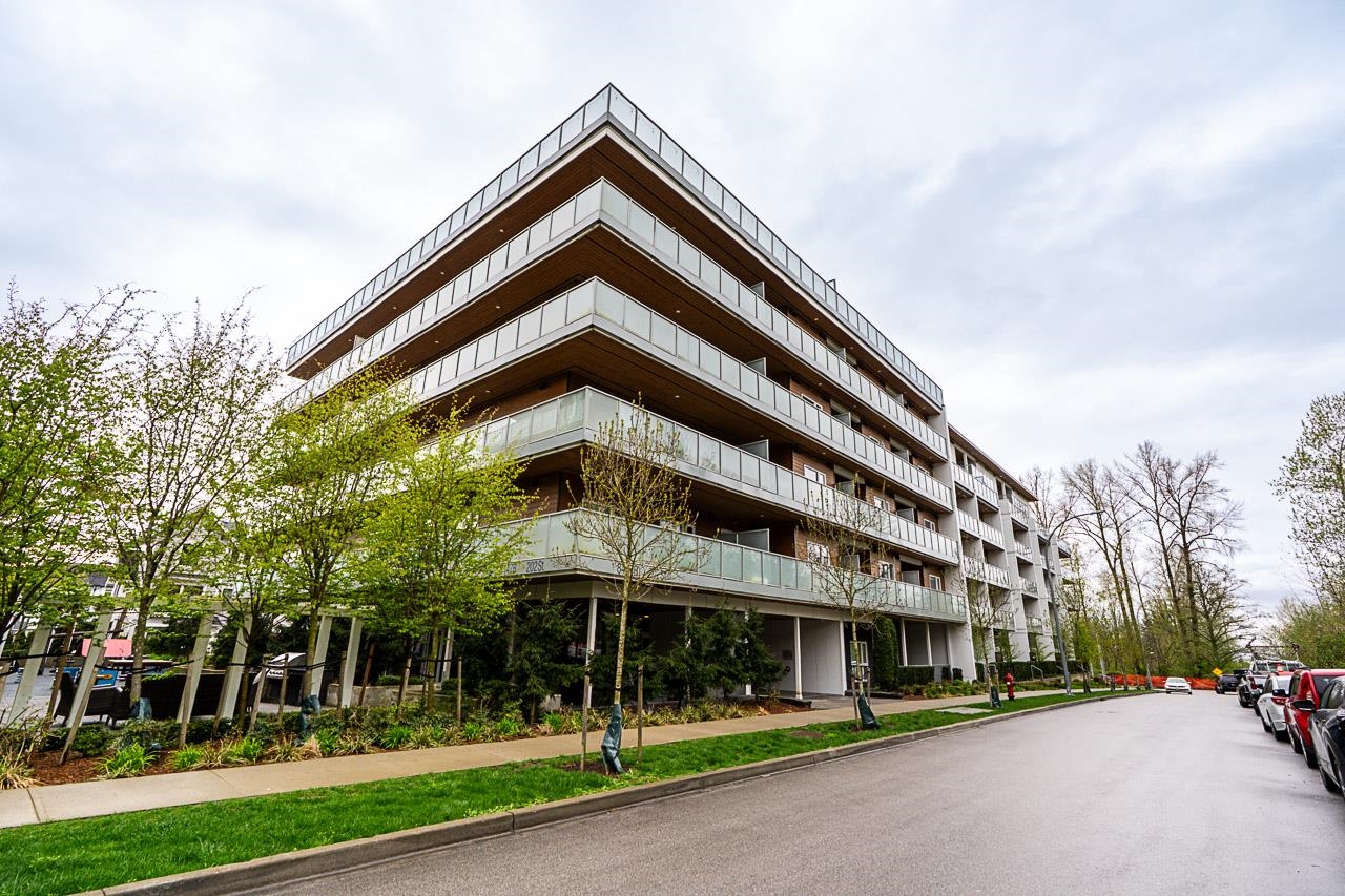 B315 8447 202 STREET, R3111673, BC,