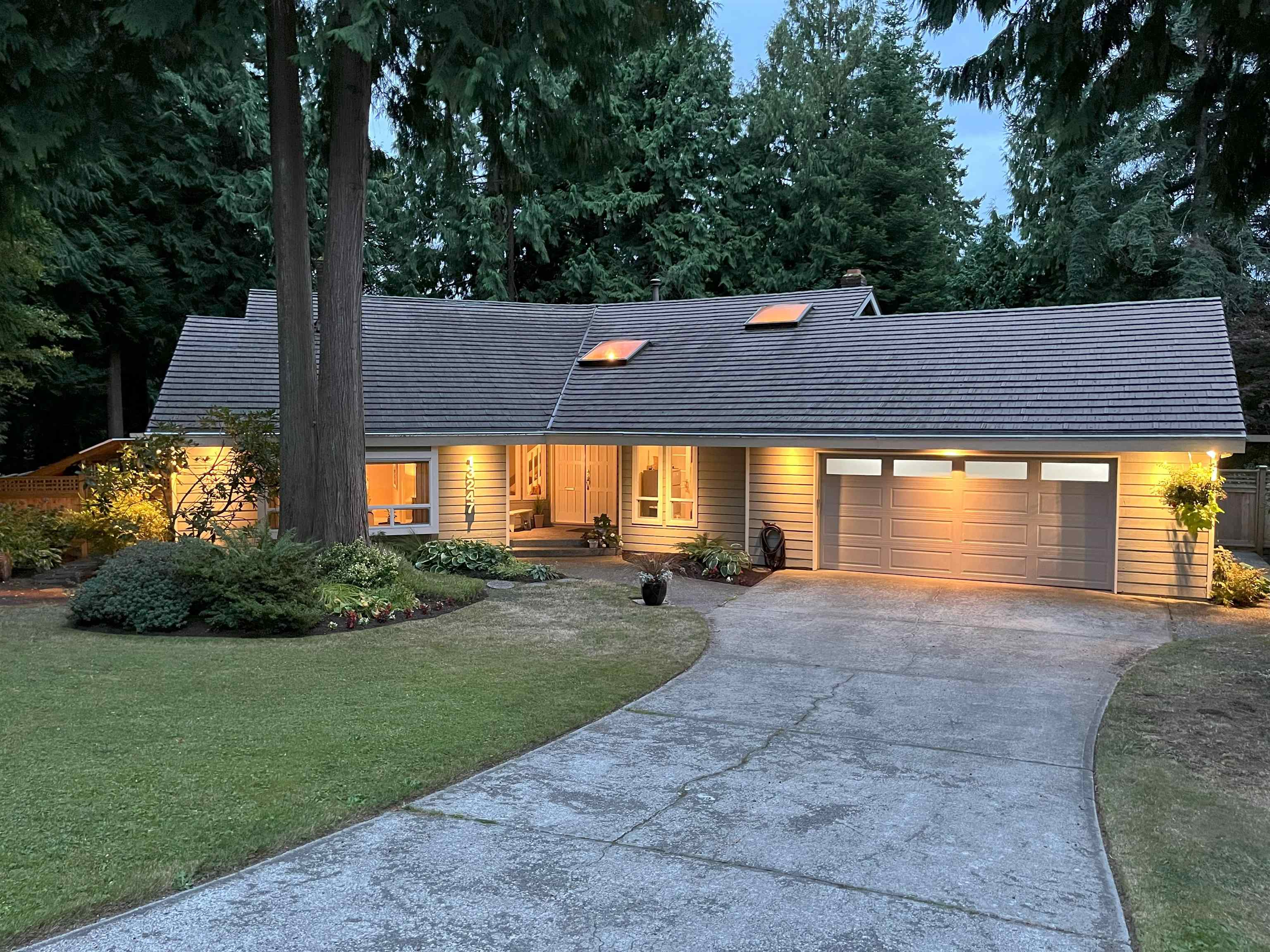 13247 17A AVENUE, Surrey BC V4A 6R9, R3111689, BC,