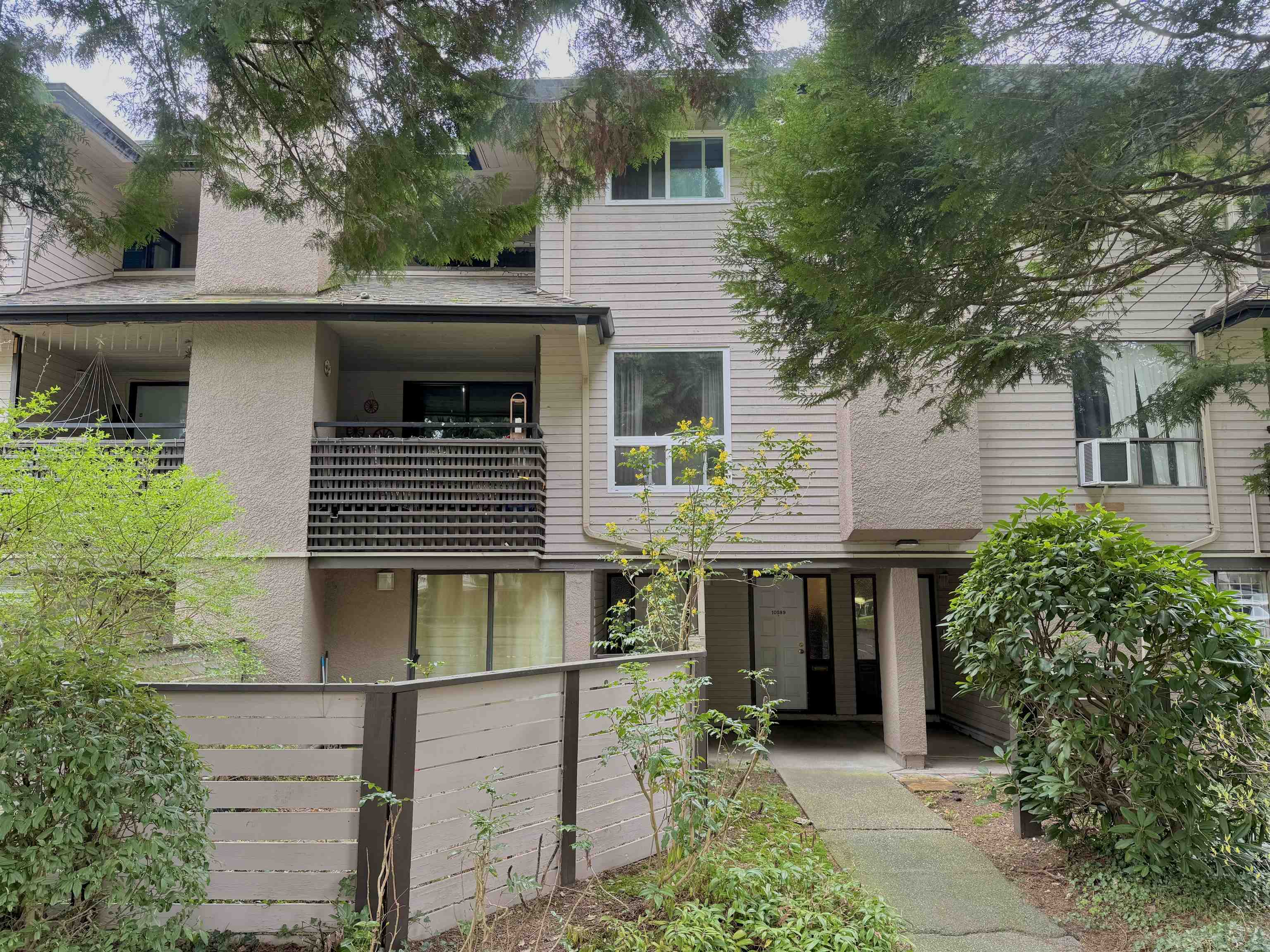 10589 HOLLY PARK LANE, Surrey BC V3R 6X8, R3111821, BC,