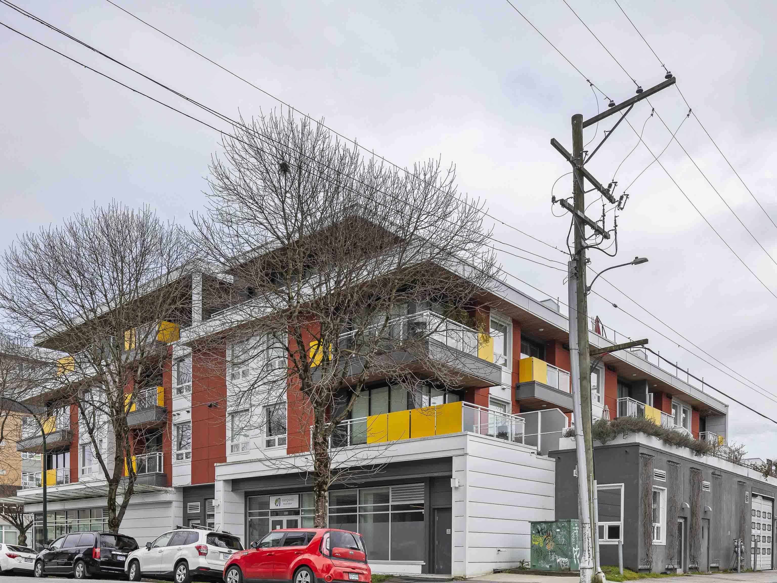 302 688 19 AVENUE, R3111855, BC,