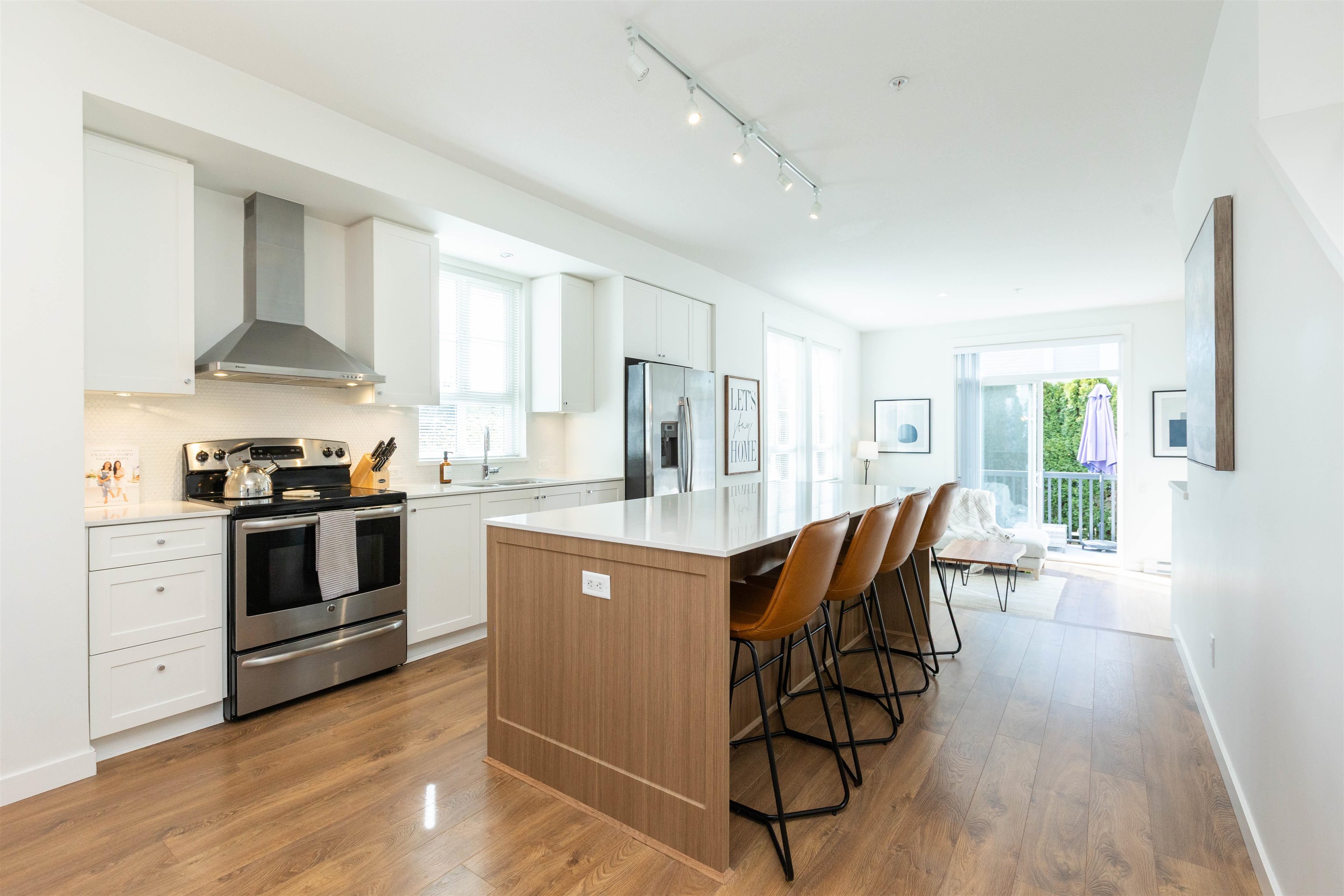 74 8476 207A STREET, R3111913, BC,