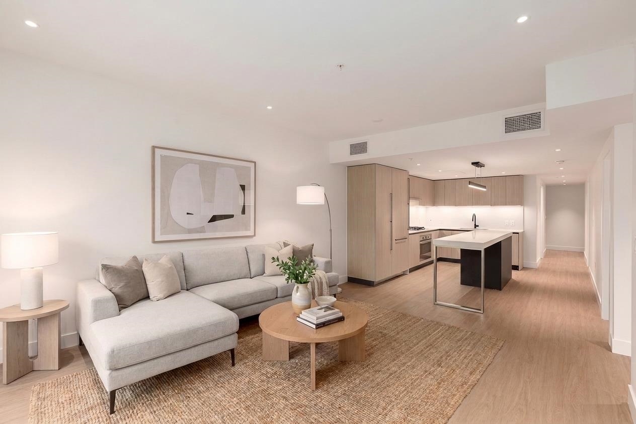 210 2235 BROADWAY, R3112198, BC,