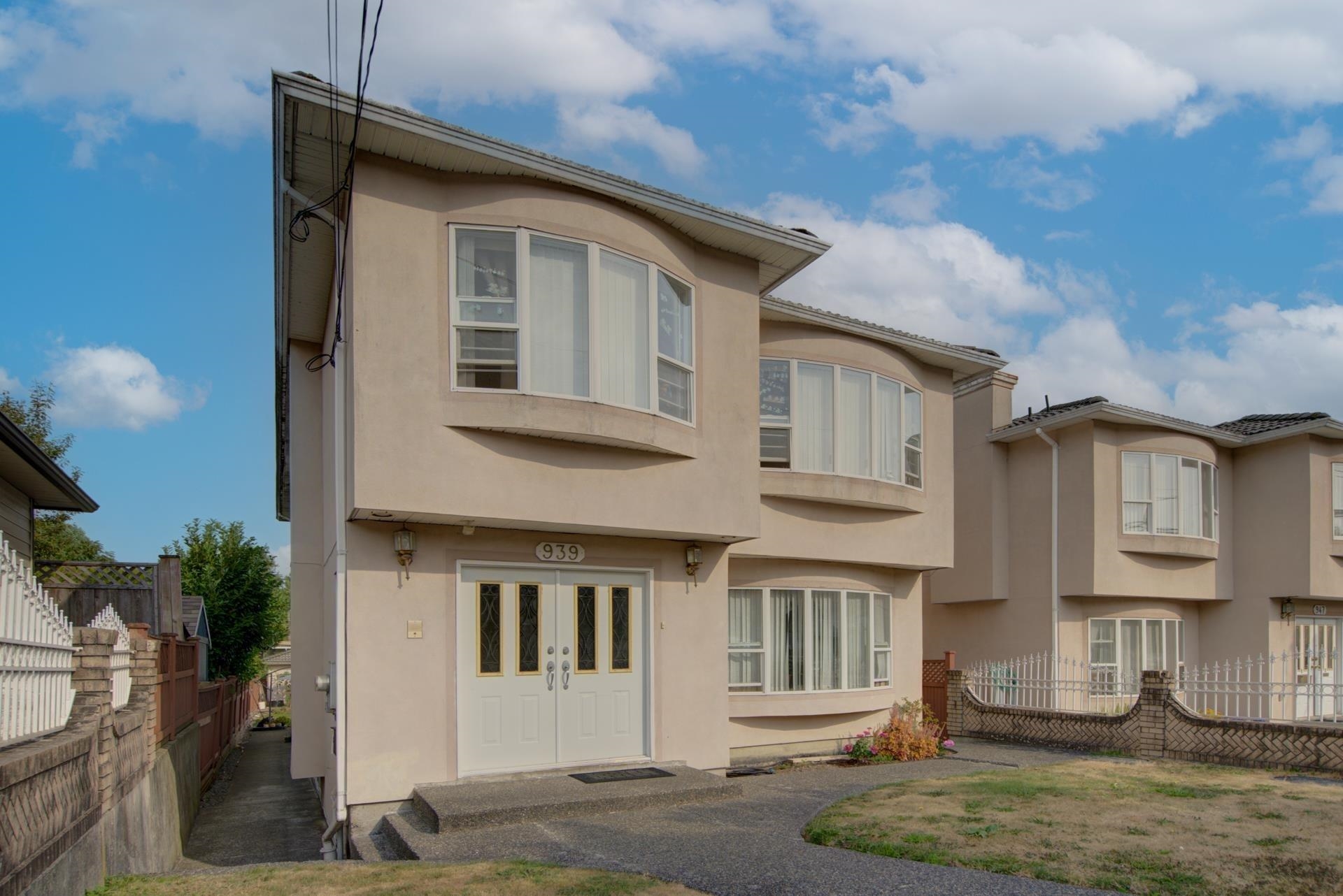 939 E 26TH AVENUE, Vancouver BC V5V 2J3, R3112436, BC,