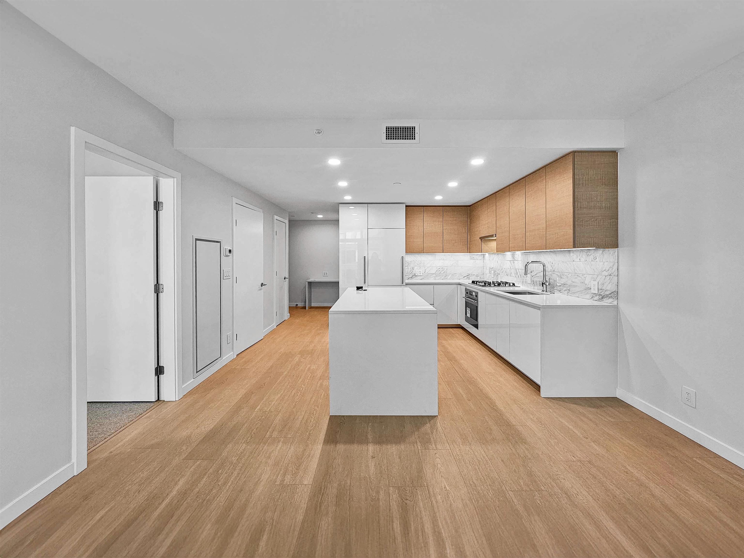 MLS® listing #R3112664 for sale located at 20XX 2186 GILMORE AVENUE, Burnaby BC V5C 6A7