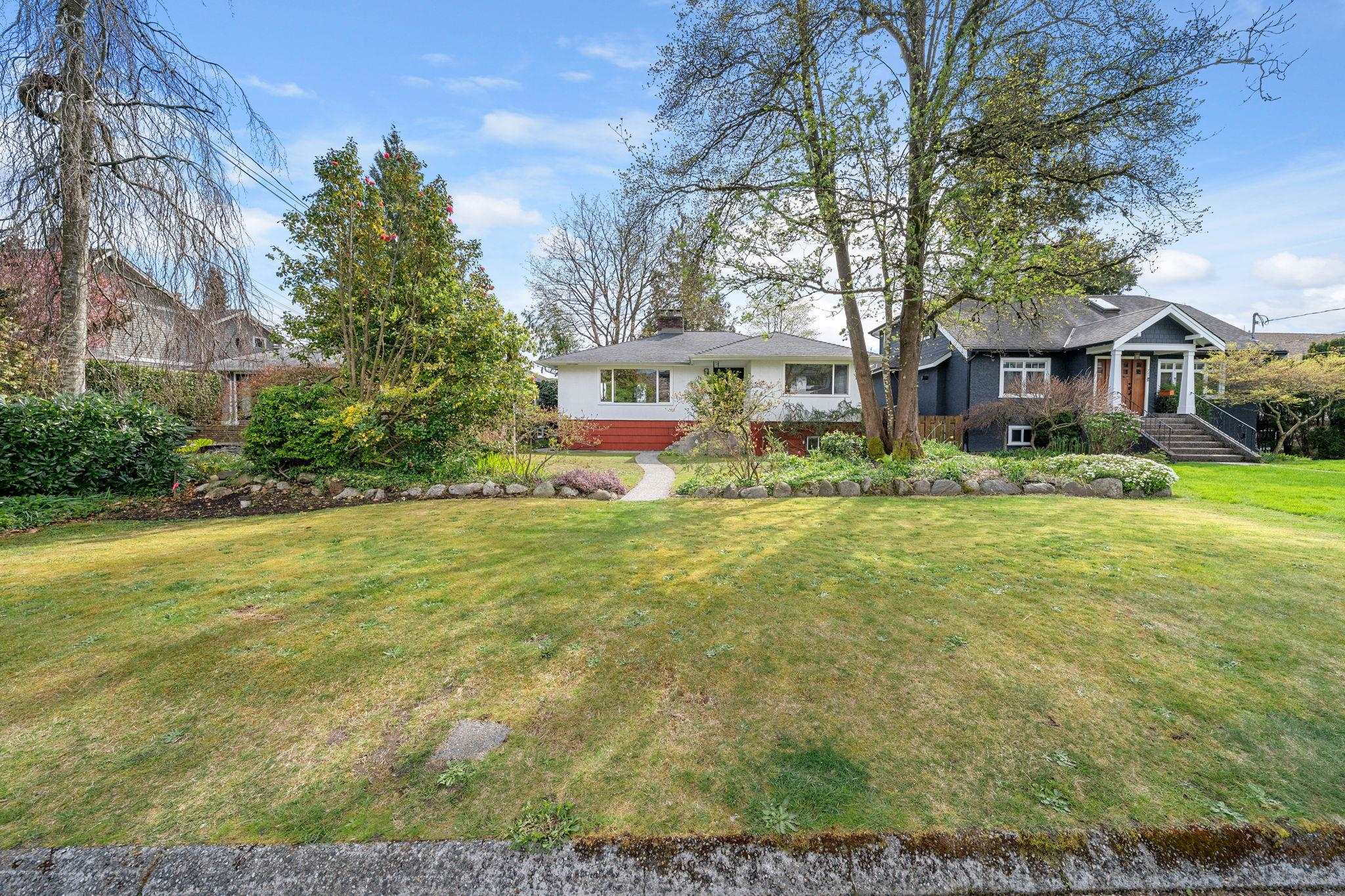 753 E 9TH STREET, North Vancouver BC V7L 2C1, R3112746, BC,